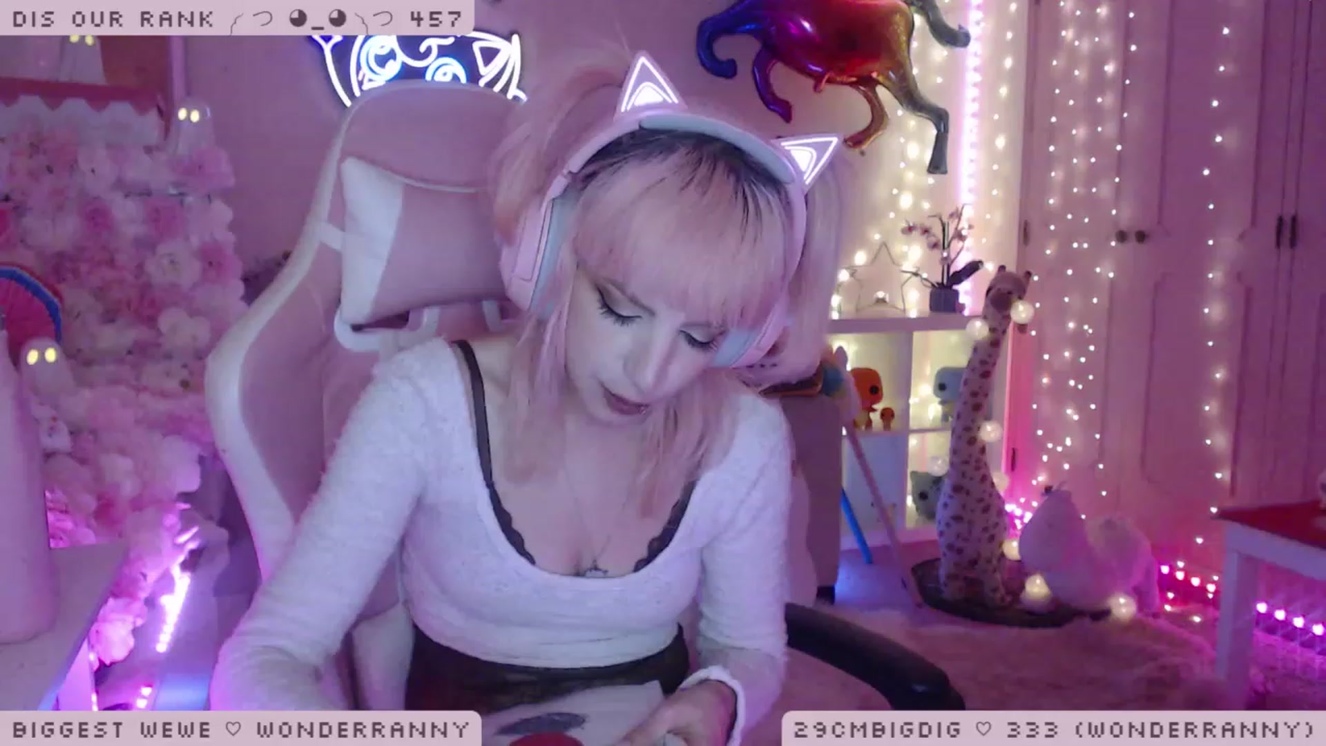 Gallery image thumbnail from WonderAna's myfreecams stream on, 01/10/2023, 01:57 image 1 of 20