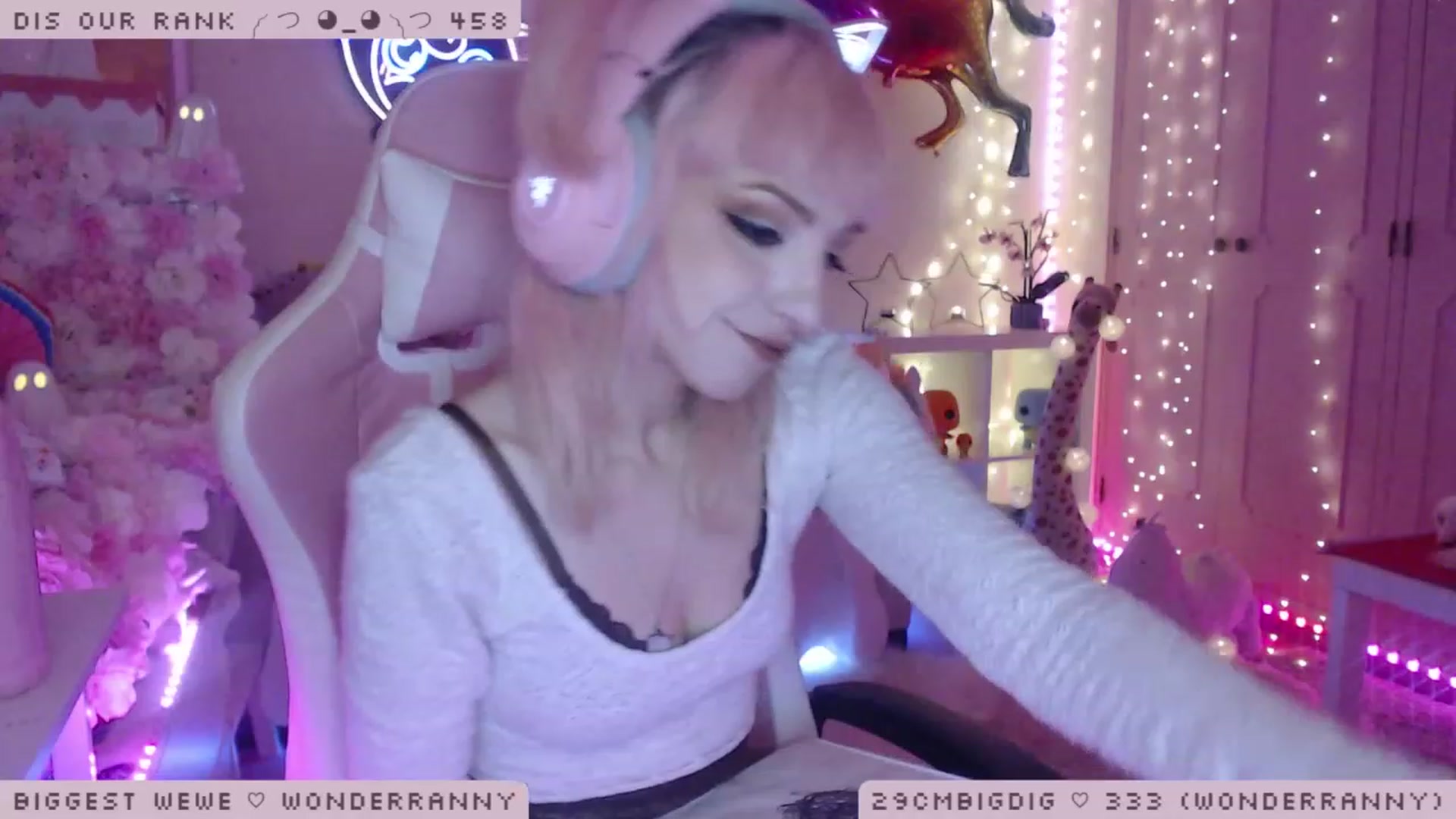 Gallery image thumbnail from WonderAna's myfreecams stream on, 01/10/2023, 01:57 image 5 of 20