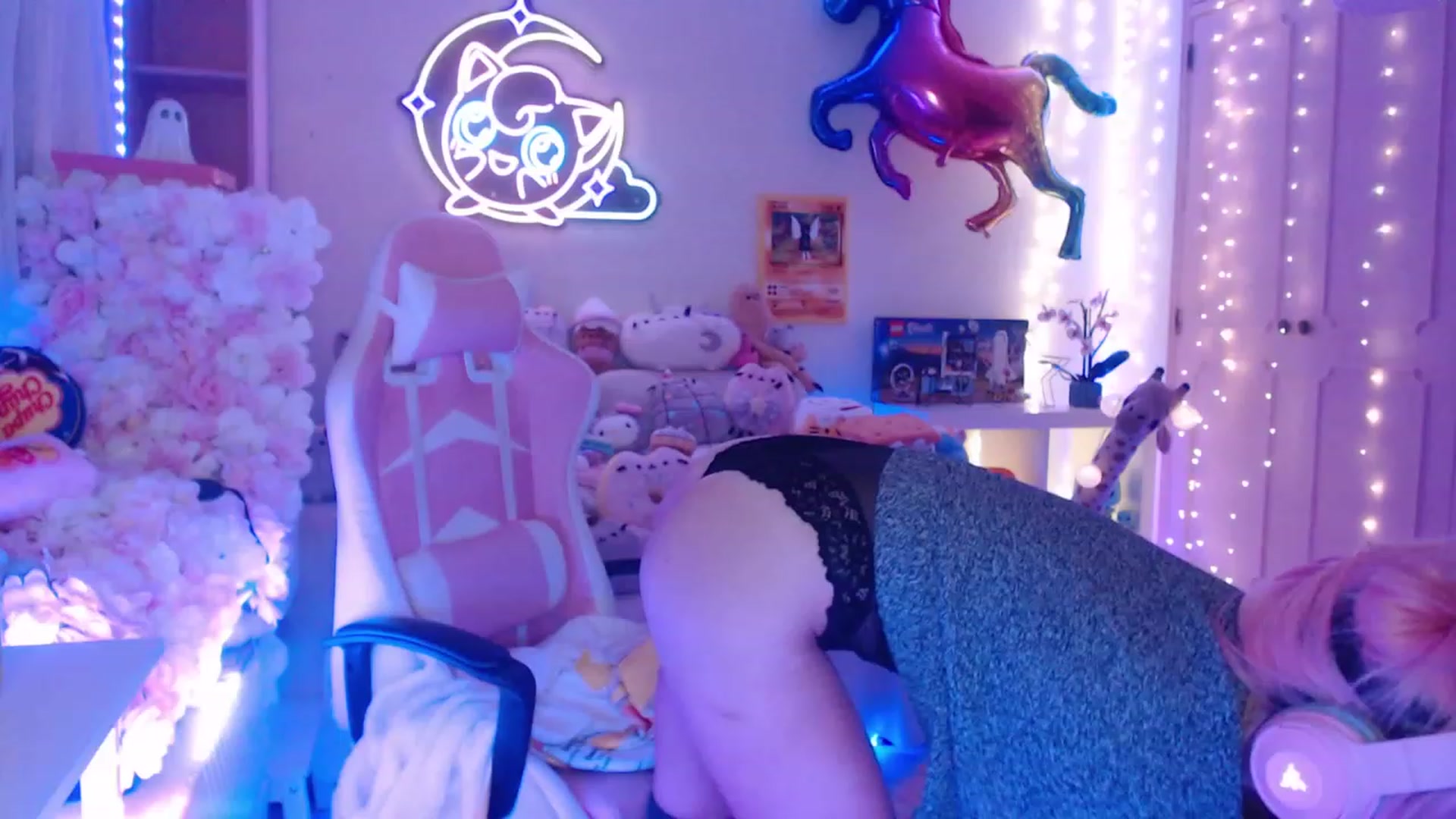 Gallery image thumbnail from WonderAna's myfreecams stream on, 01/28/2023, 24:14 image 6 of 20