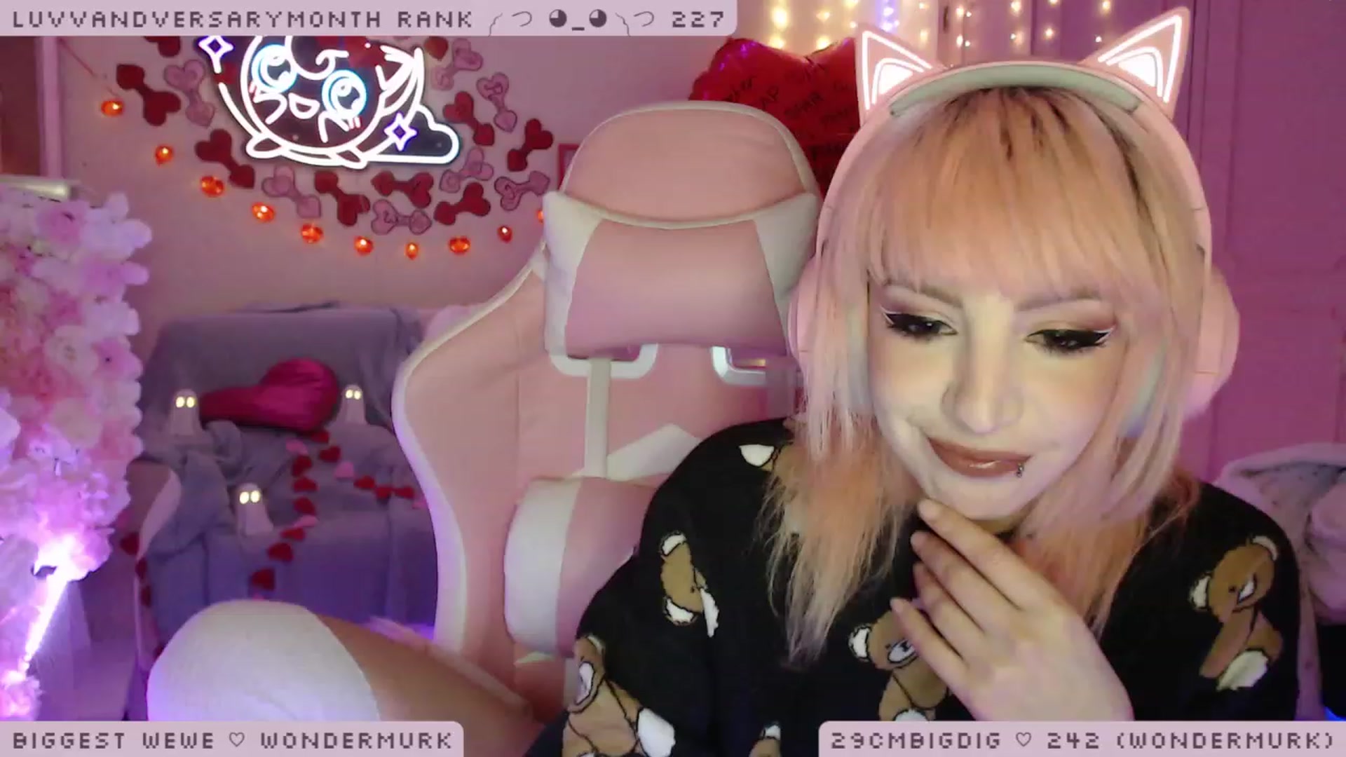 Gallery image thumbnail from WonderAna's myfreecams stream on, 02/05/2023, 03:57 image 4 of 20