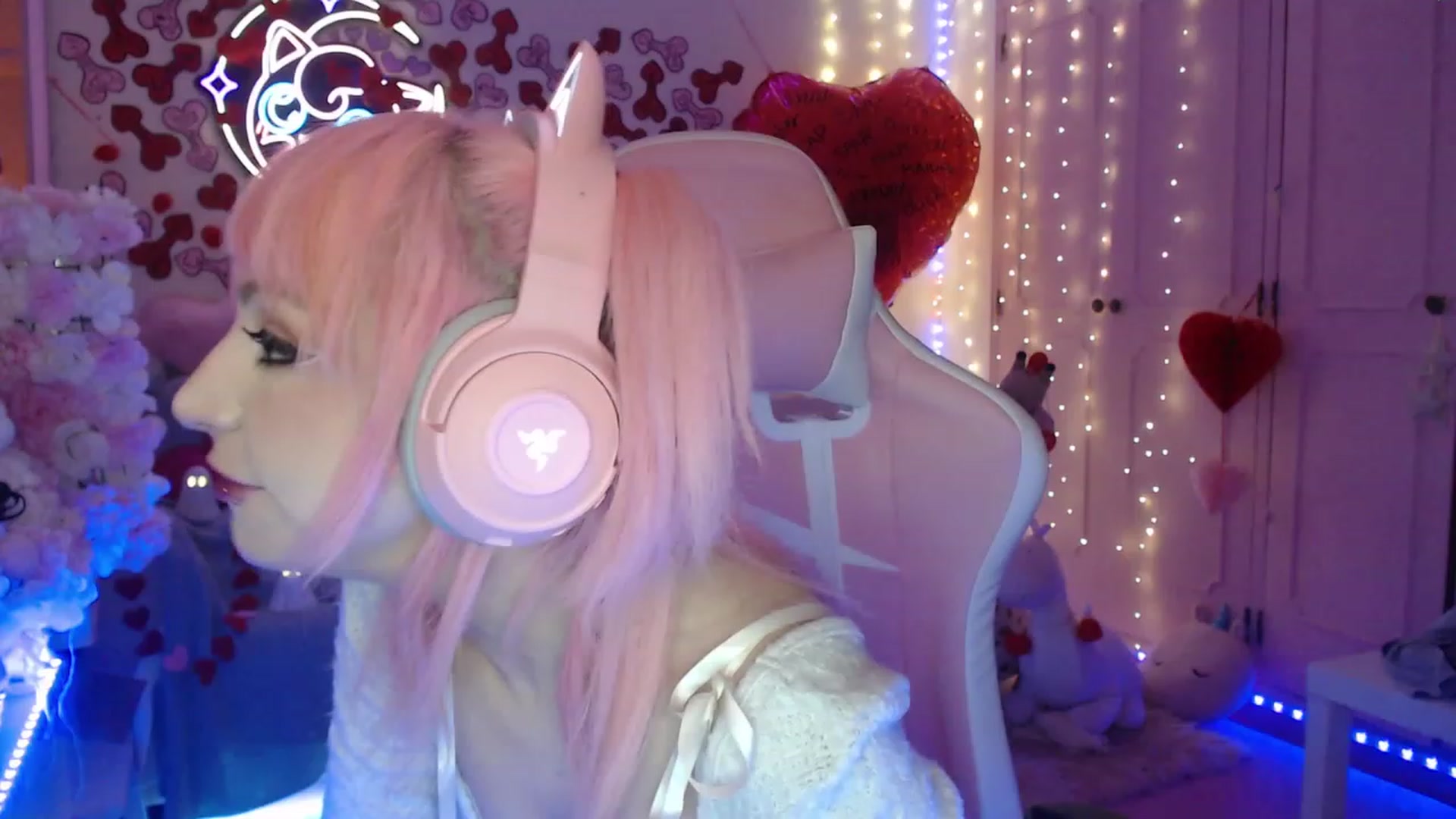 Gallery image thumbnail from WonderAna's myfreecams stream on, 02/20/2023, 02:08 image 16 of 20