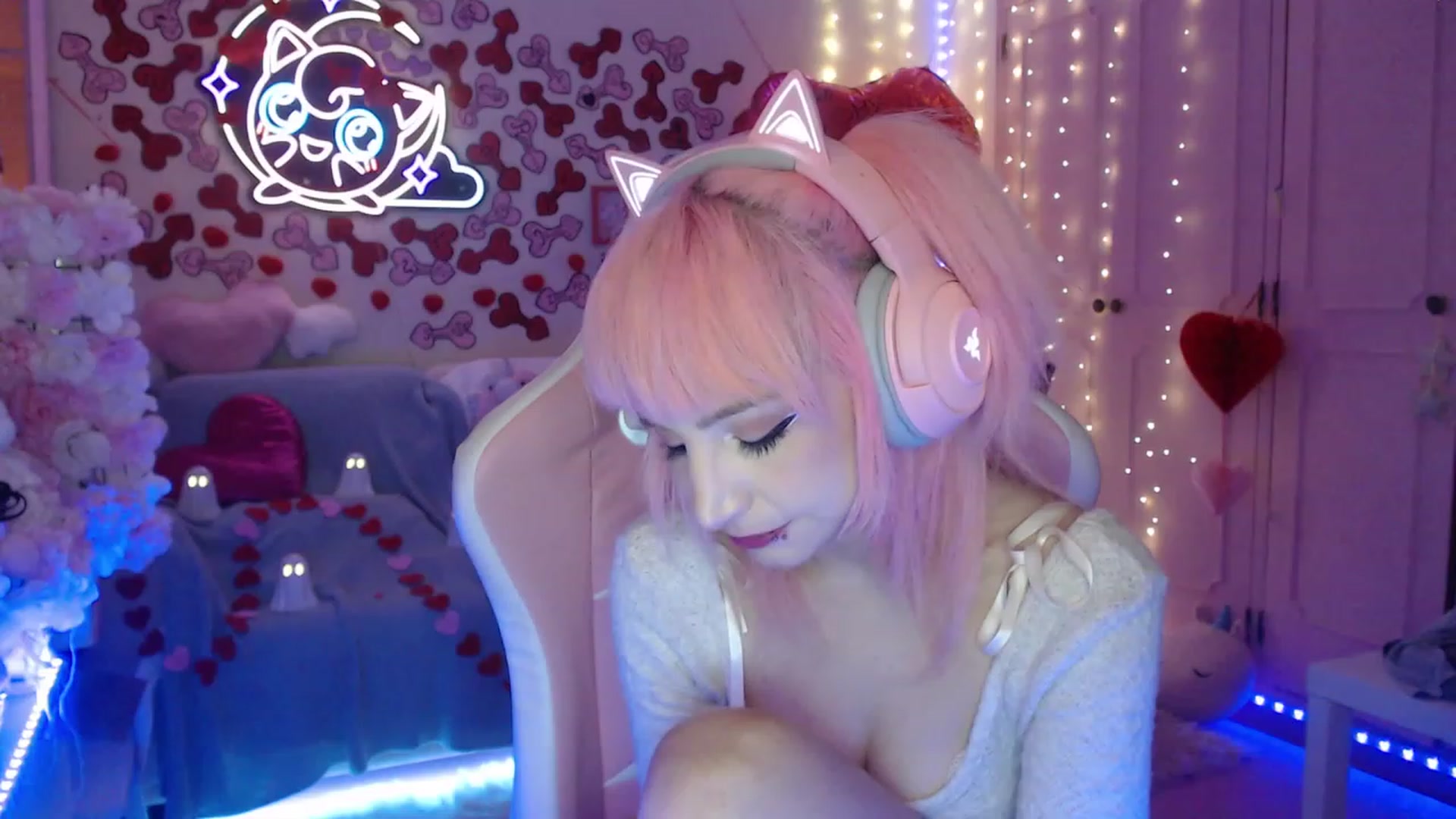 Gallery image thumbnail from WonderAna's myfreecams stream on, 02/20/2023, 02:08 image 9 of 20
