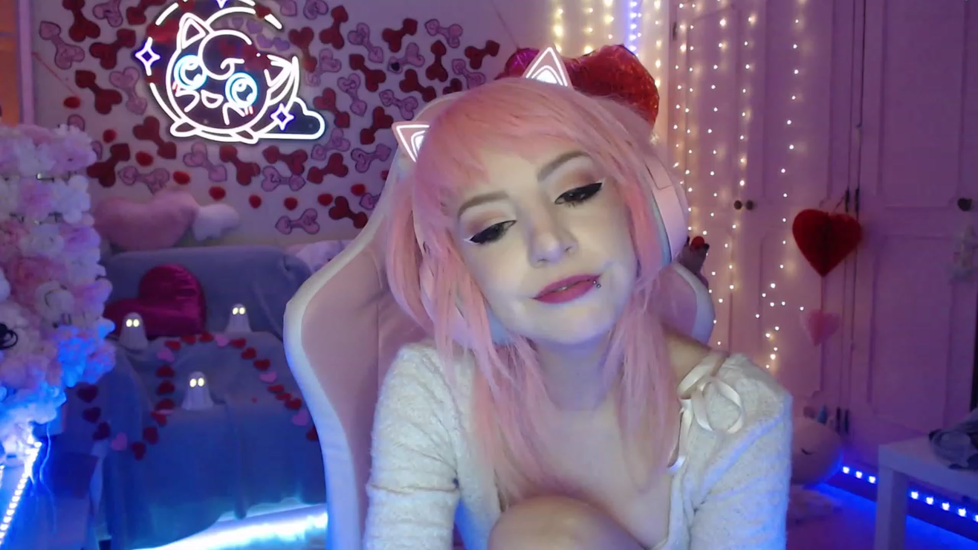 Gallery image thumbnail from WonderAna's myfreecams stream on, 02/20/2023, 02:08 image 15 of 20