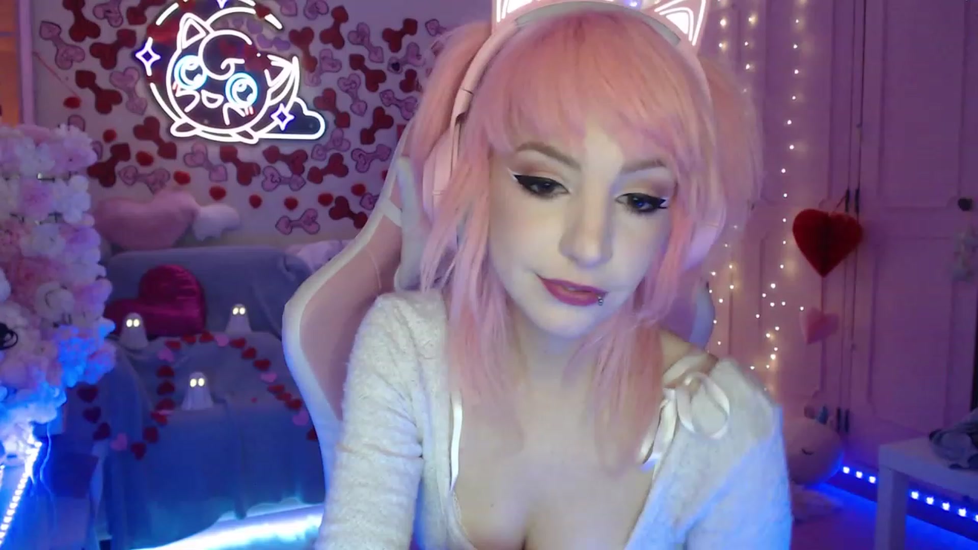 Gallery image thumbnail from WonderAna's myfreecams stream on, 02/20/2023, 02:08 image 14 of 20