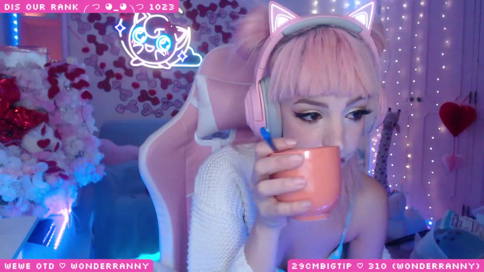 Gallery image thumbnail from WonderAna's myfreecams stream on, 03/02/2023, 22:14 image 16 of 20