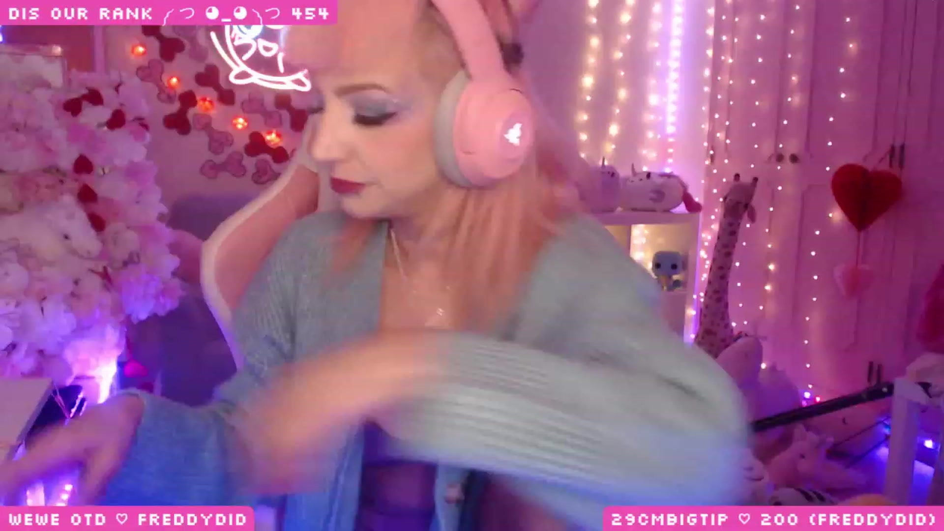 Gallery image thumbnail from WonderAna's myfreecams stream on, 03/04/2023, 24:11 image 10 of 20