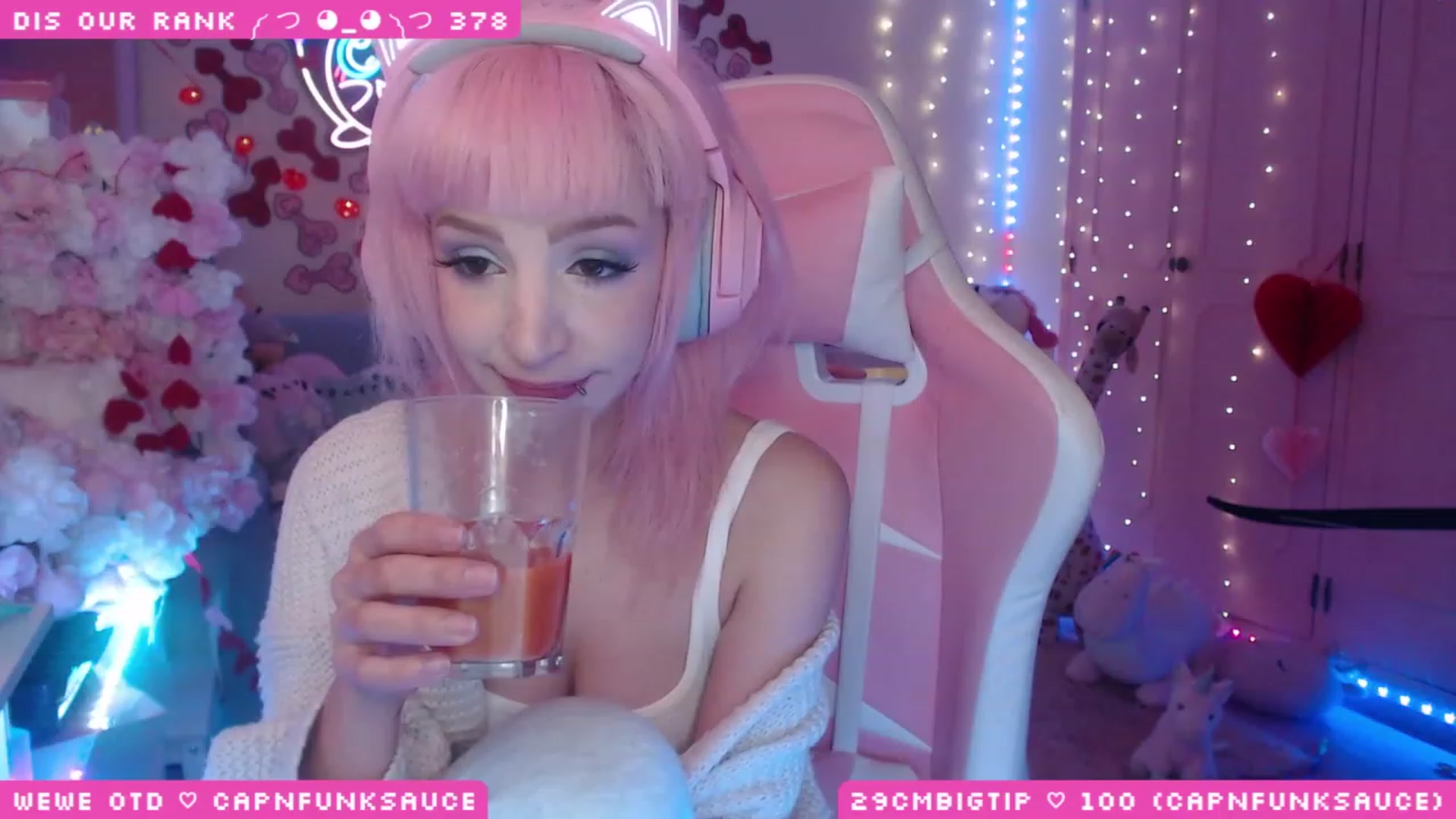 Gallery image thumbnail from WonderAna's myfreecams stream on, 03/05/2023, 23:03 image 11 of 20