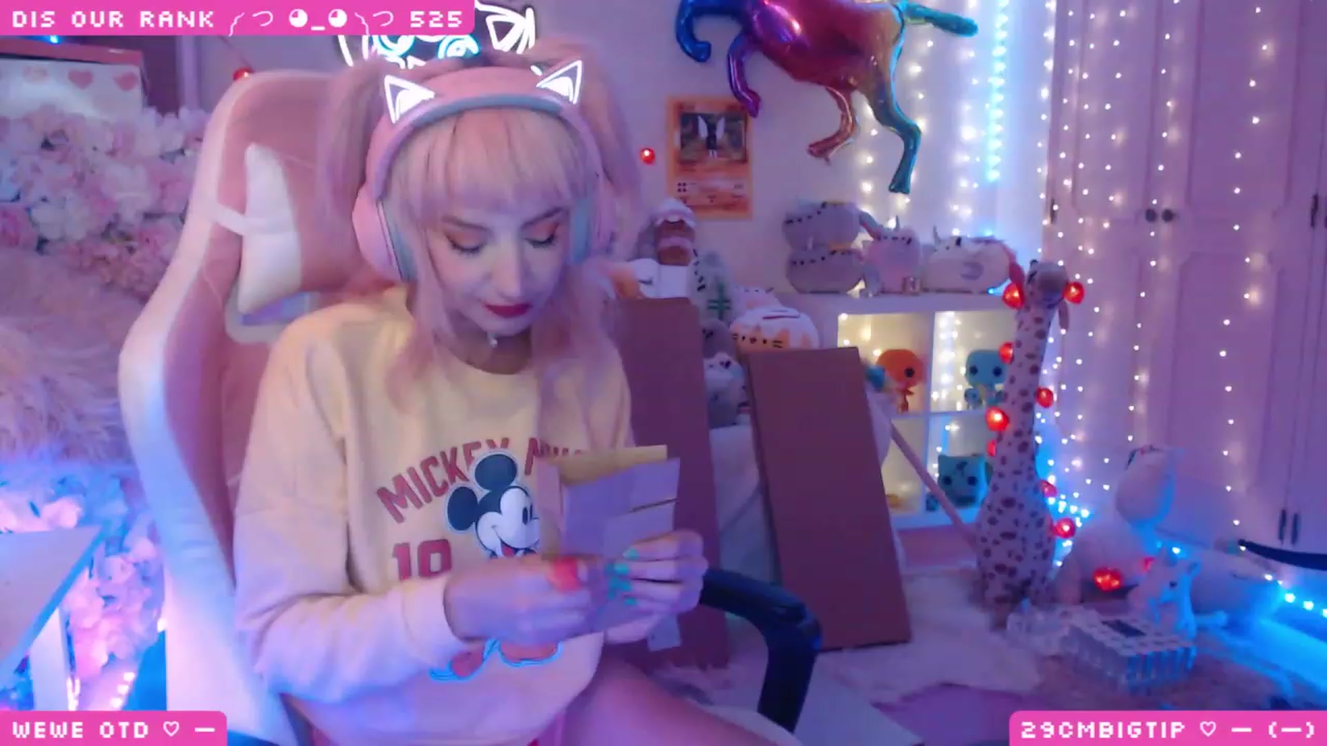 Gallery image thumbnail from WonderAna's myfreecams stream on, 03/14/2023, 24:02 image 5 of 20