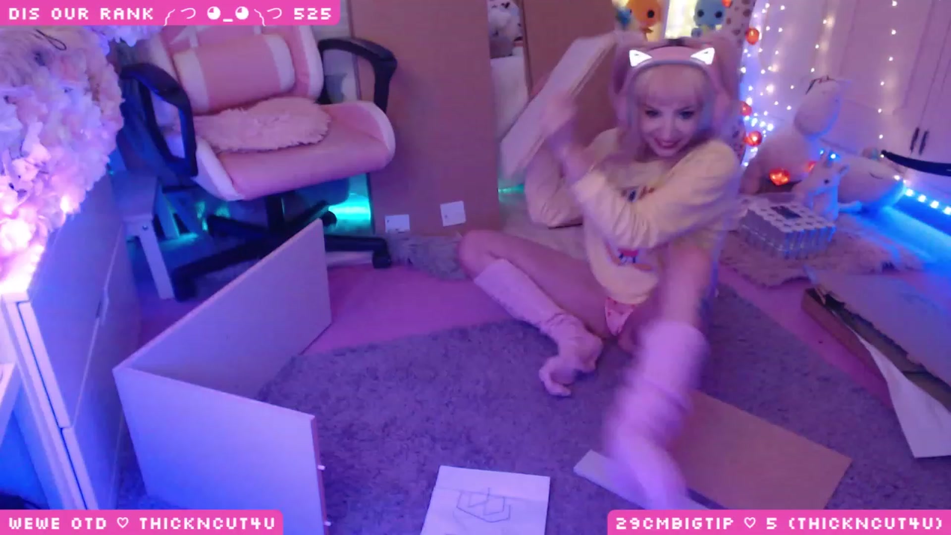 Gallery image thumbnail from WonderAna's myfreecams stream on, 03/14/2023, 24:02 image 10 of 20