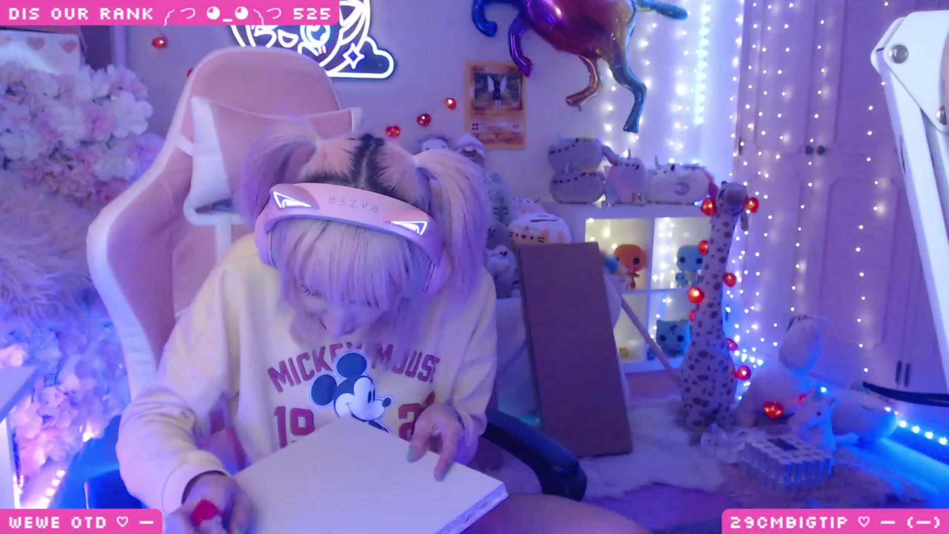 Gallery image thumbnail from WonderAna's myfreecams stream on, 03/14/2023, 24:02 image 7 of 20