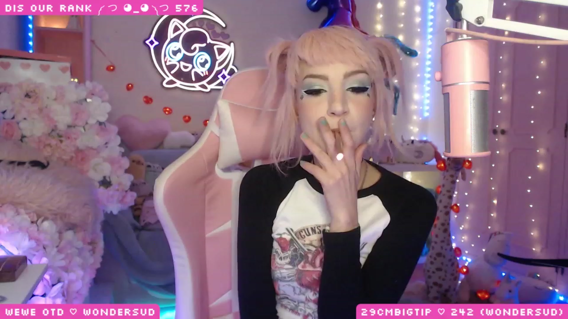 Gallery image thumbnail from WonderAna's myfreecams stream on, 03/15/2023, 23:05 image 12 of 20