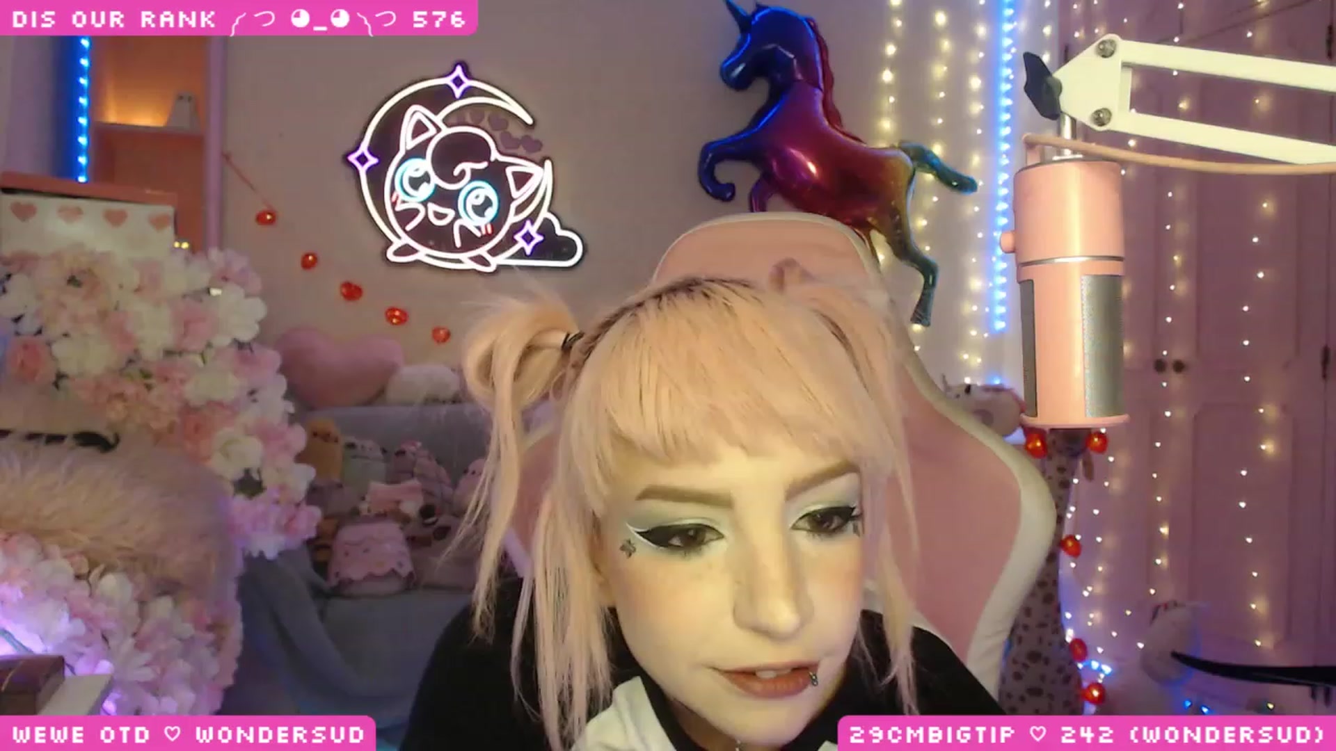 Gallery image thumbnail from WonderAna's myfreecams stream on, 03/15/2023, 23:05 image 15 of 20