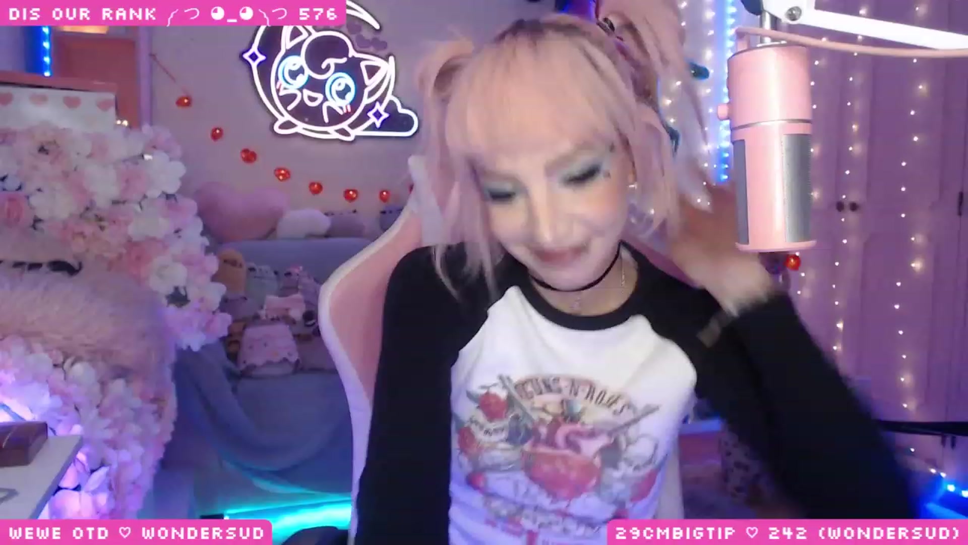 Gallery image thumbnail from WonderAna's myfreecams stream on, 03/15/2023, 23:05 image 18 of 20