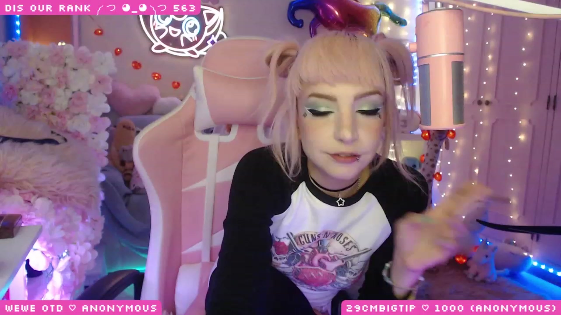 Gallery image thumbnail from WonderAna's myfreecams stream on, 03/16/2023, 02:05 image 5 of 20