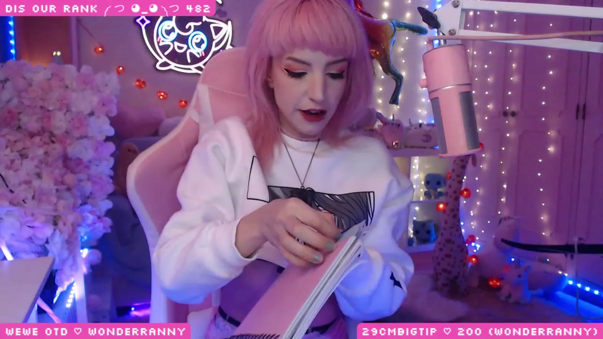 Gallery image thumbnail from WonderAna's myfreecams stream on, 03/18/2023, 24:00 image 1 of 20