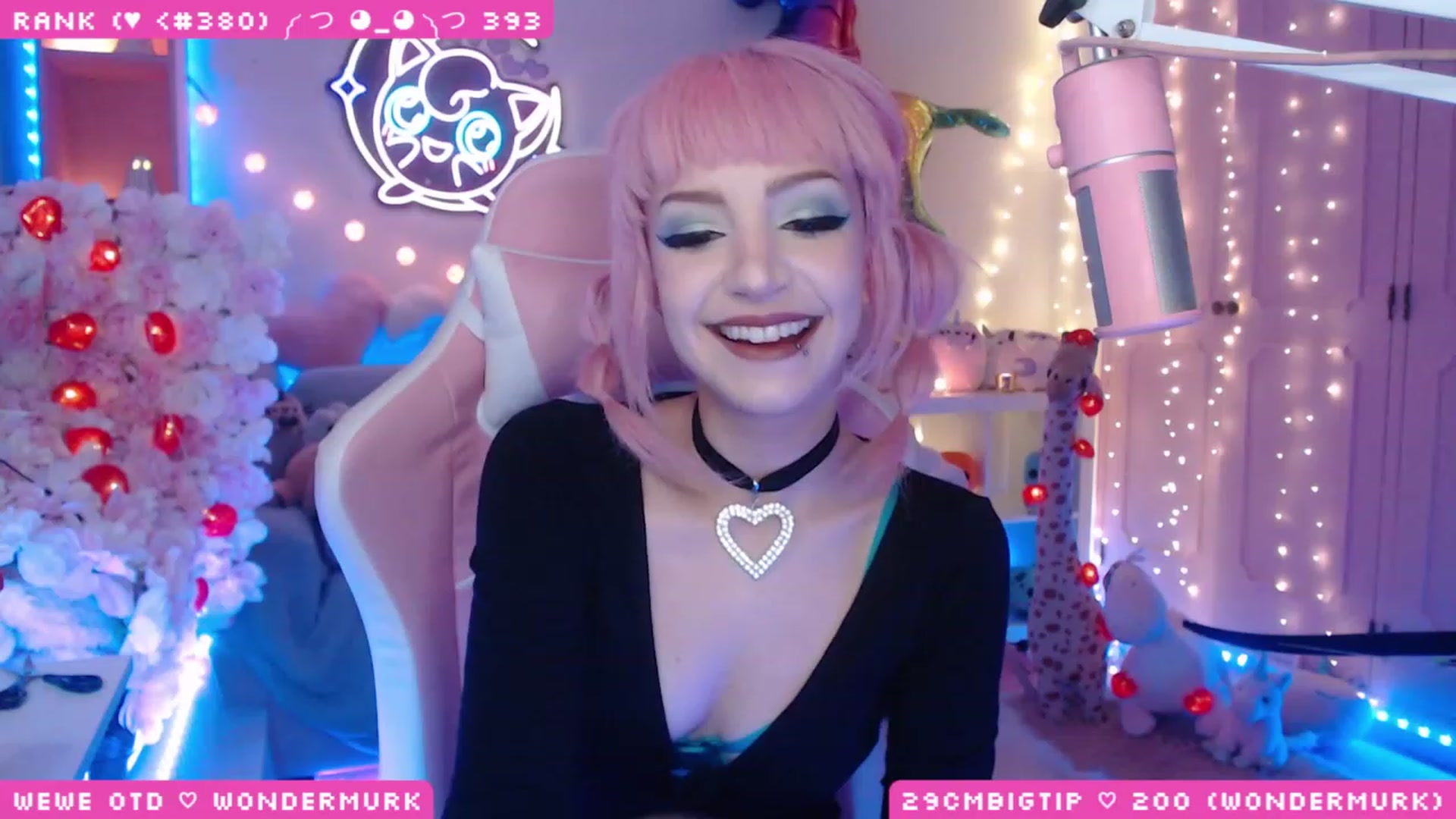 Gallery image thumbnail from WonderAna's myfreecams stream on, 03/19/2023, 01:28 image 1 of 20
