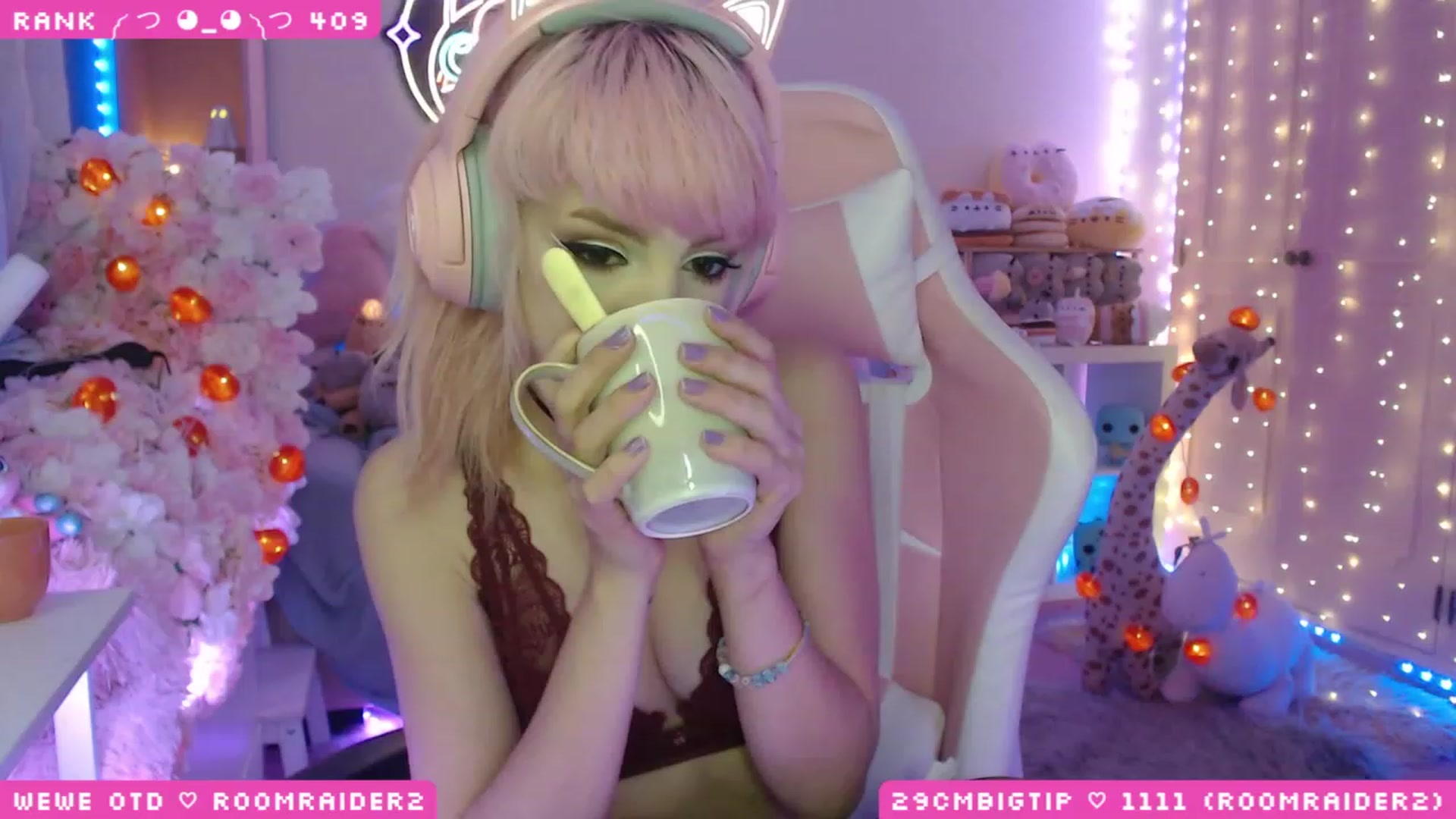 Gallery image thumbnail from WonderAna's myfreecams stream on, 04/09/2023, 24:05 image 8 of 20
