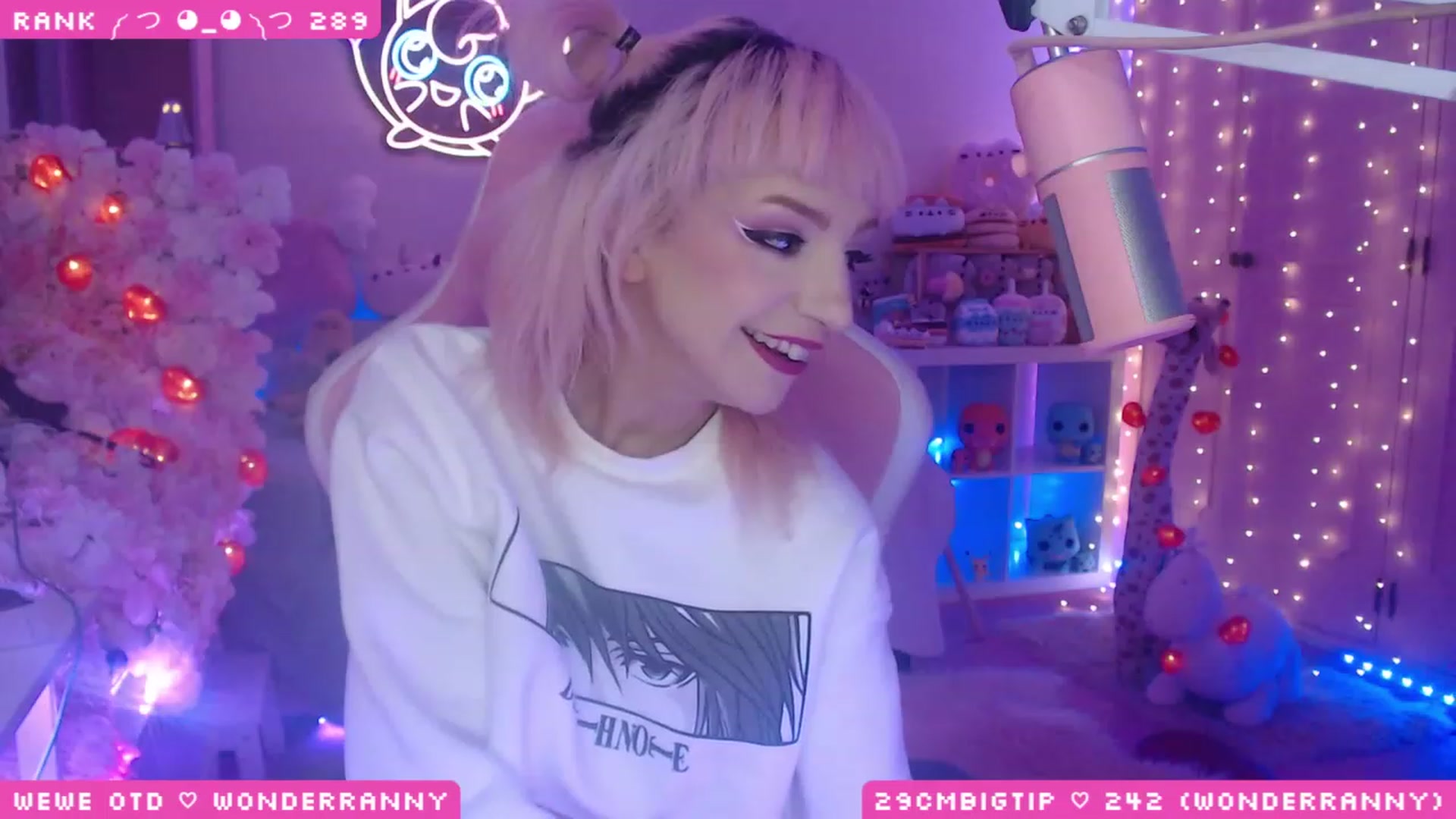 Gallery image thumbnail from WonderAna's myfreecams stream on, 04/14/2023, 24:07 image 2 of 20