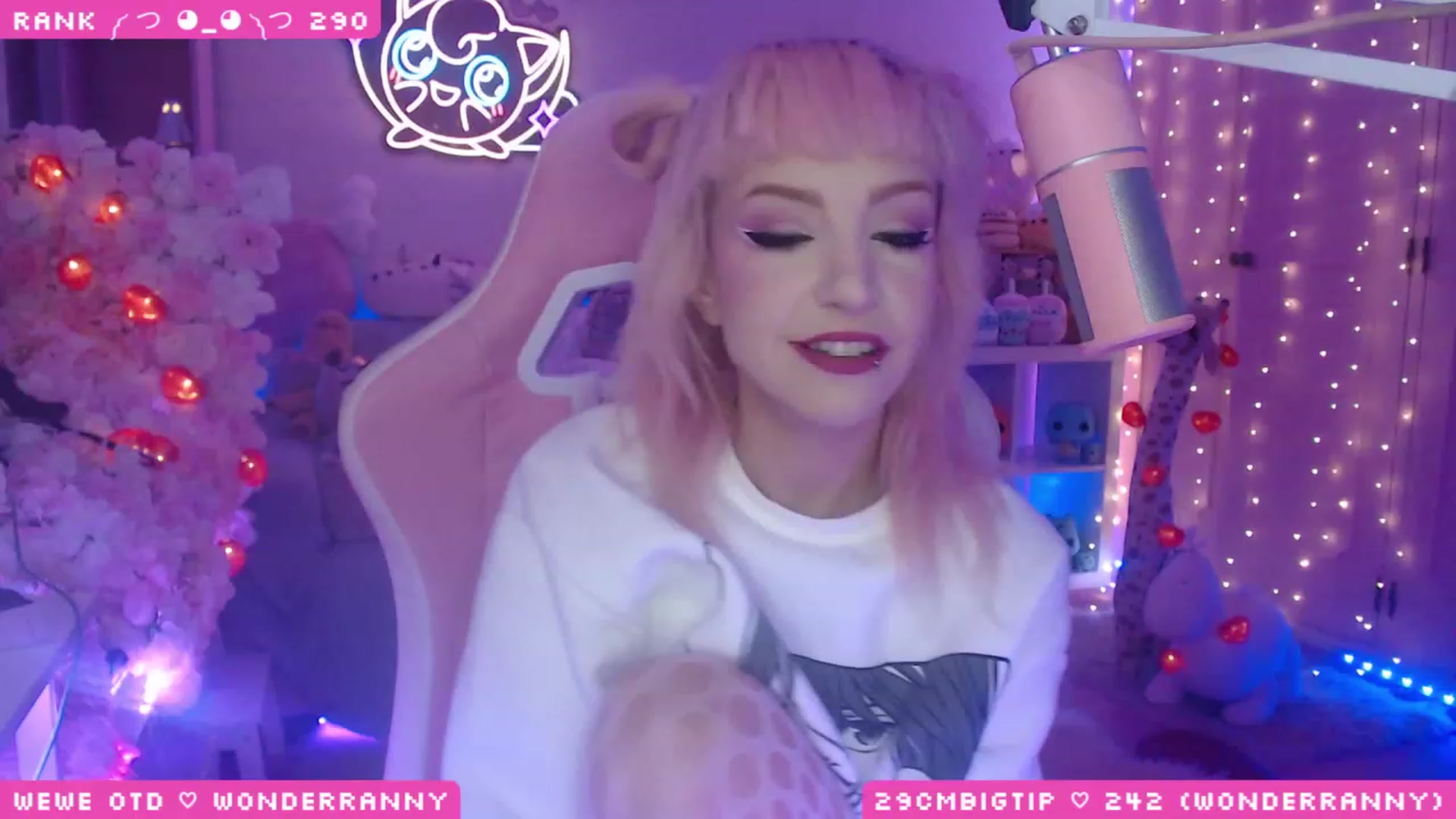Gallery image thumbnail from WonderAna's myfreecams stream on, 04/14/2023, 24:07 image 1 of 20