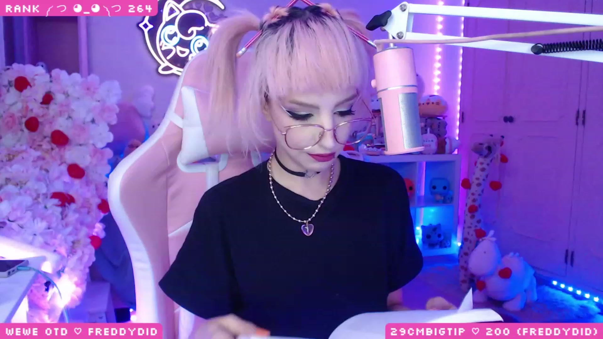 Gallery image thumbnail from WonderAna's myfreecams stream on, 04/15/2023, 24:03 image 20 of 20