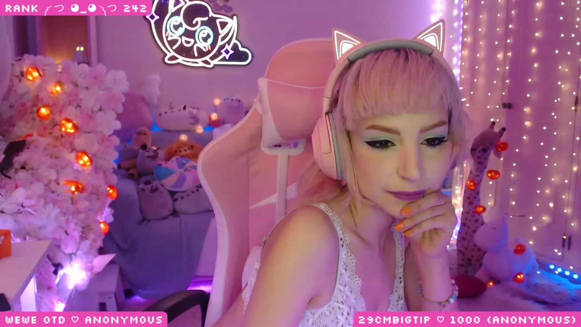 Gallery image thumbnail from WonderAna's myfreecams stream on, 04/16/2023, 22:35 image 12 of 20