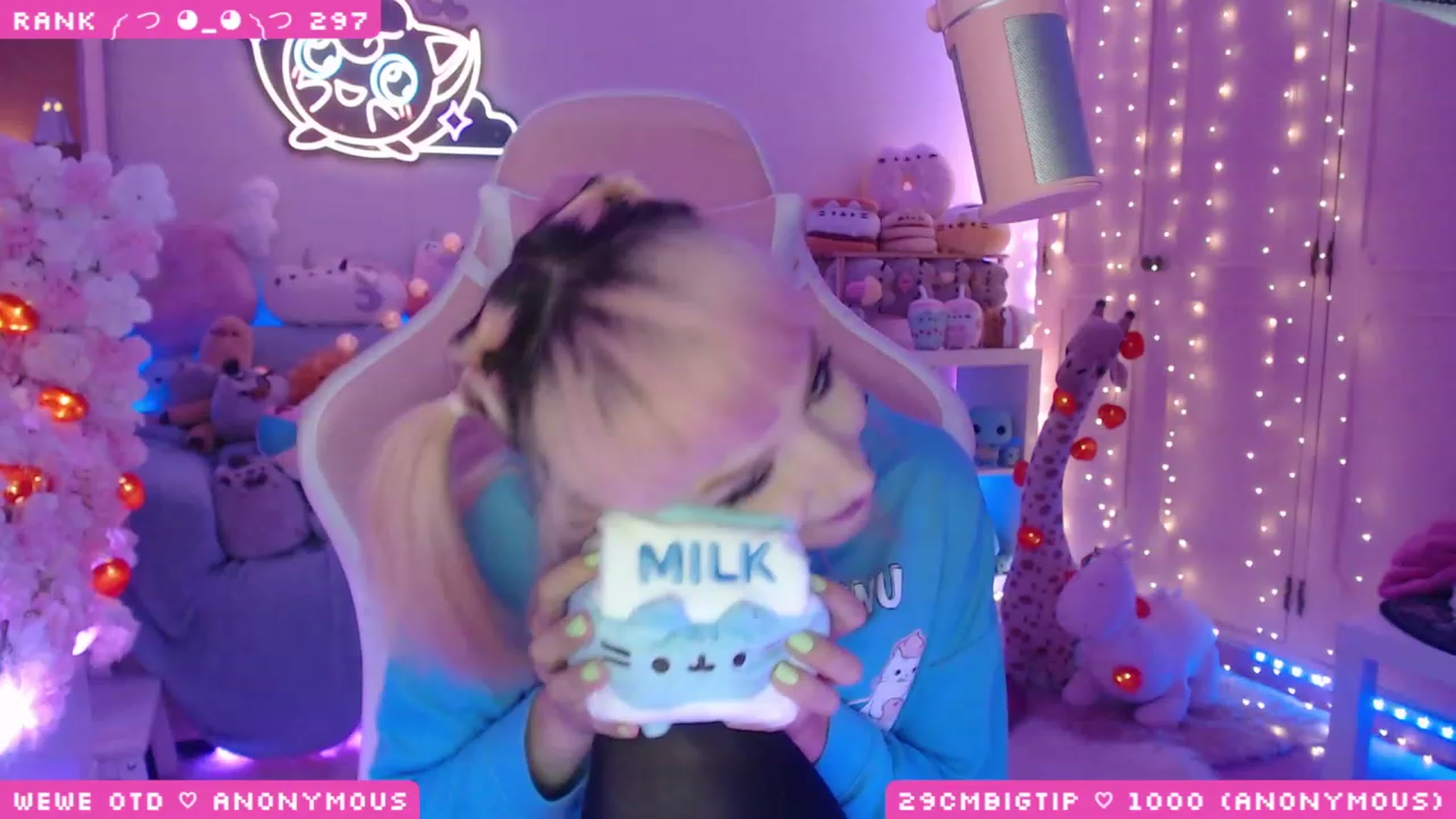 Gallery image thumbnail from WonderAna's myfreecams stream on, 04/20/2023, 01:38 image 10 of 20