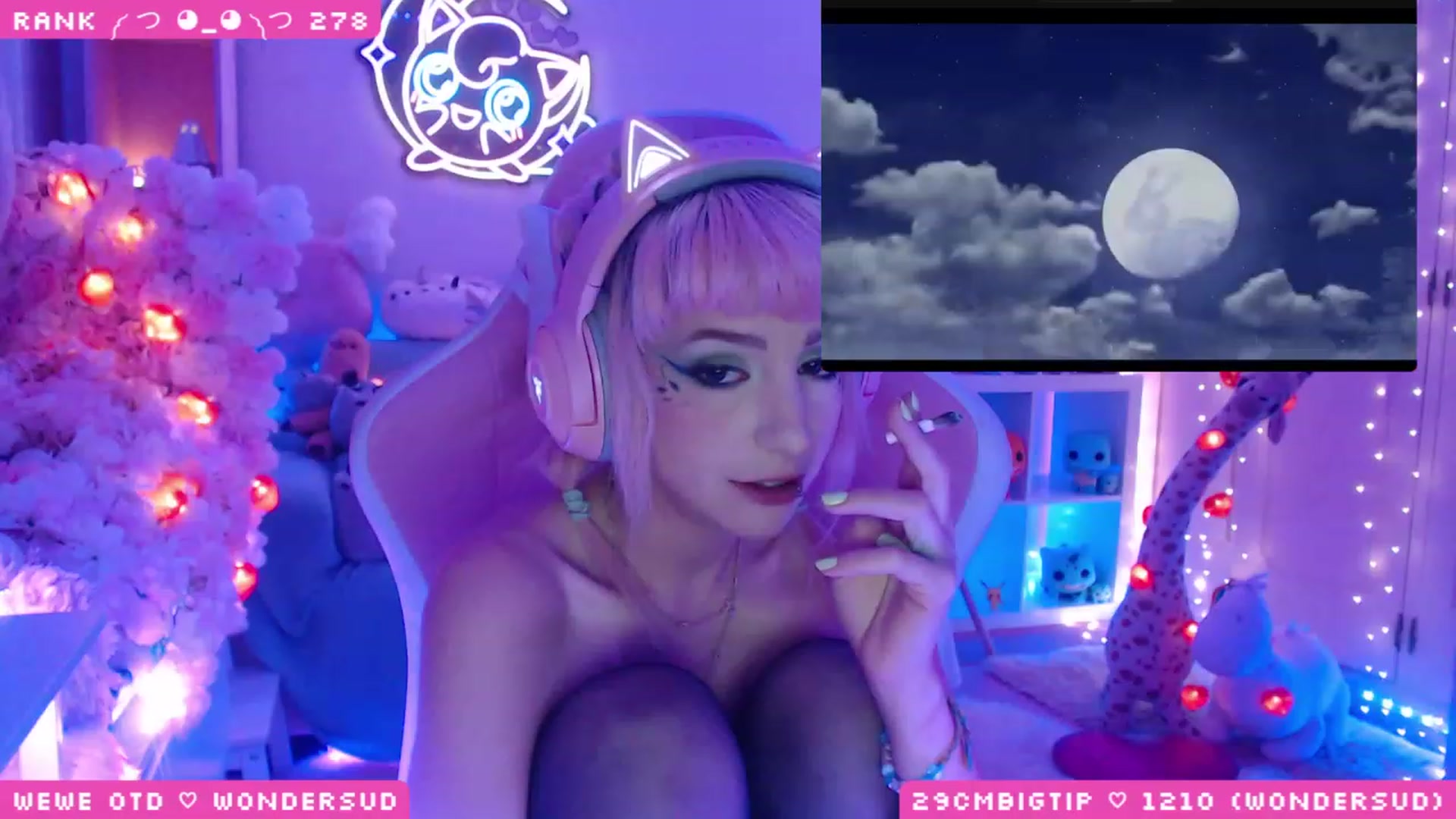 Gallery image thumbnail from WonderAna's myfreecams stream on, 04/21/2023, 01:47 image 2 of 20