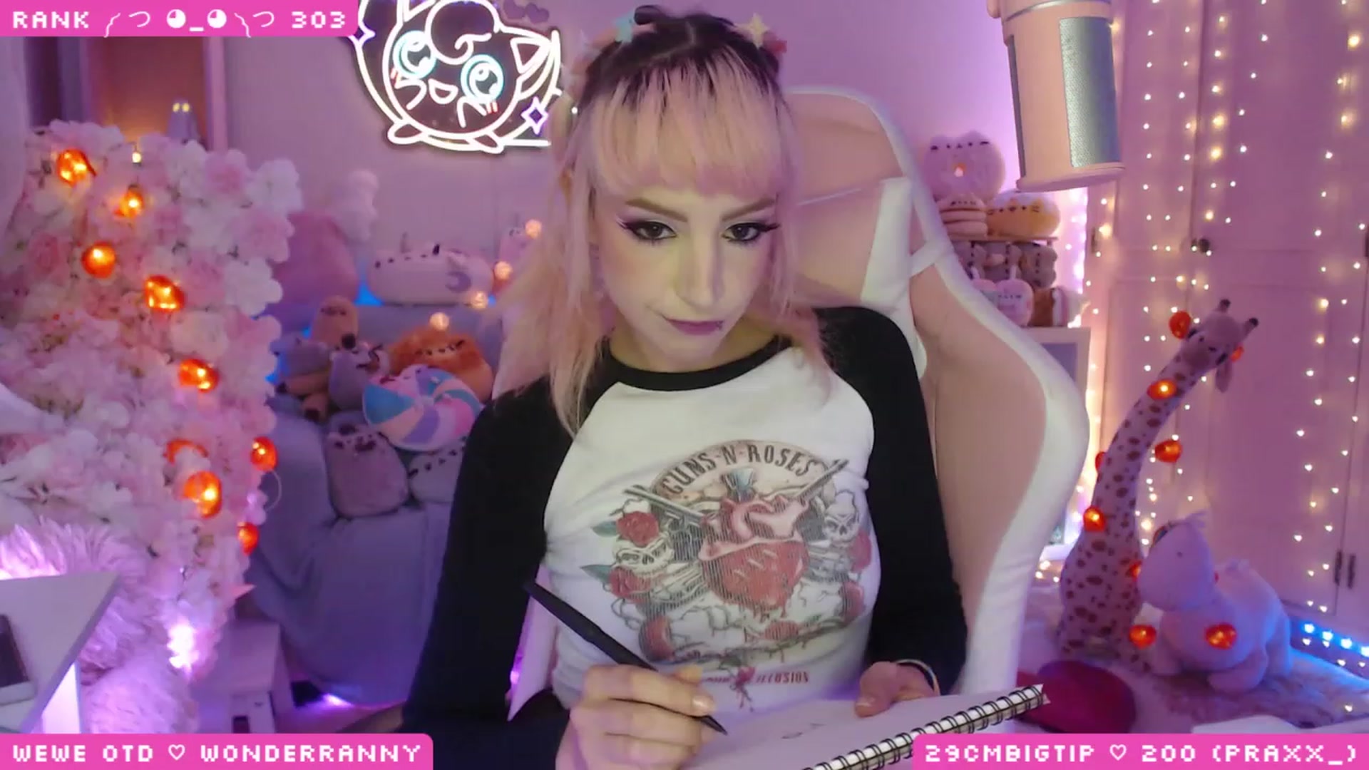 Gallery image thumbnail from WonderAna's myfreecams stream on, 04/21/2023, 23:30 image 15 of 20