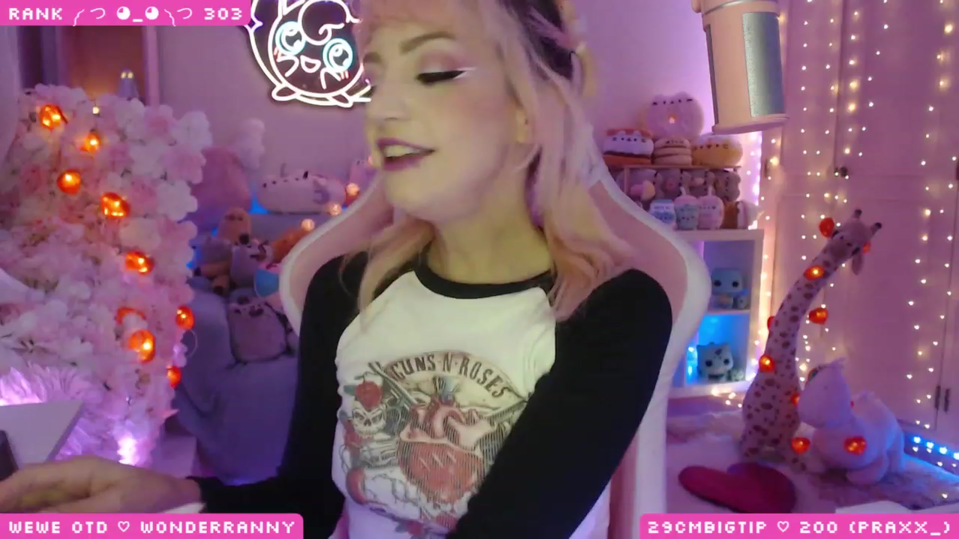 Gallery image thumbnail from WonderAna's myfreecams stream on, 04/21/2023, 23:30 image 14 of 20