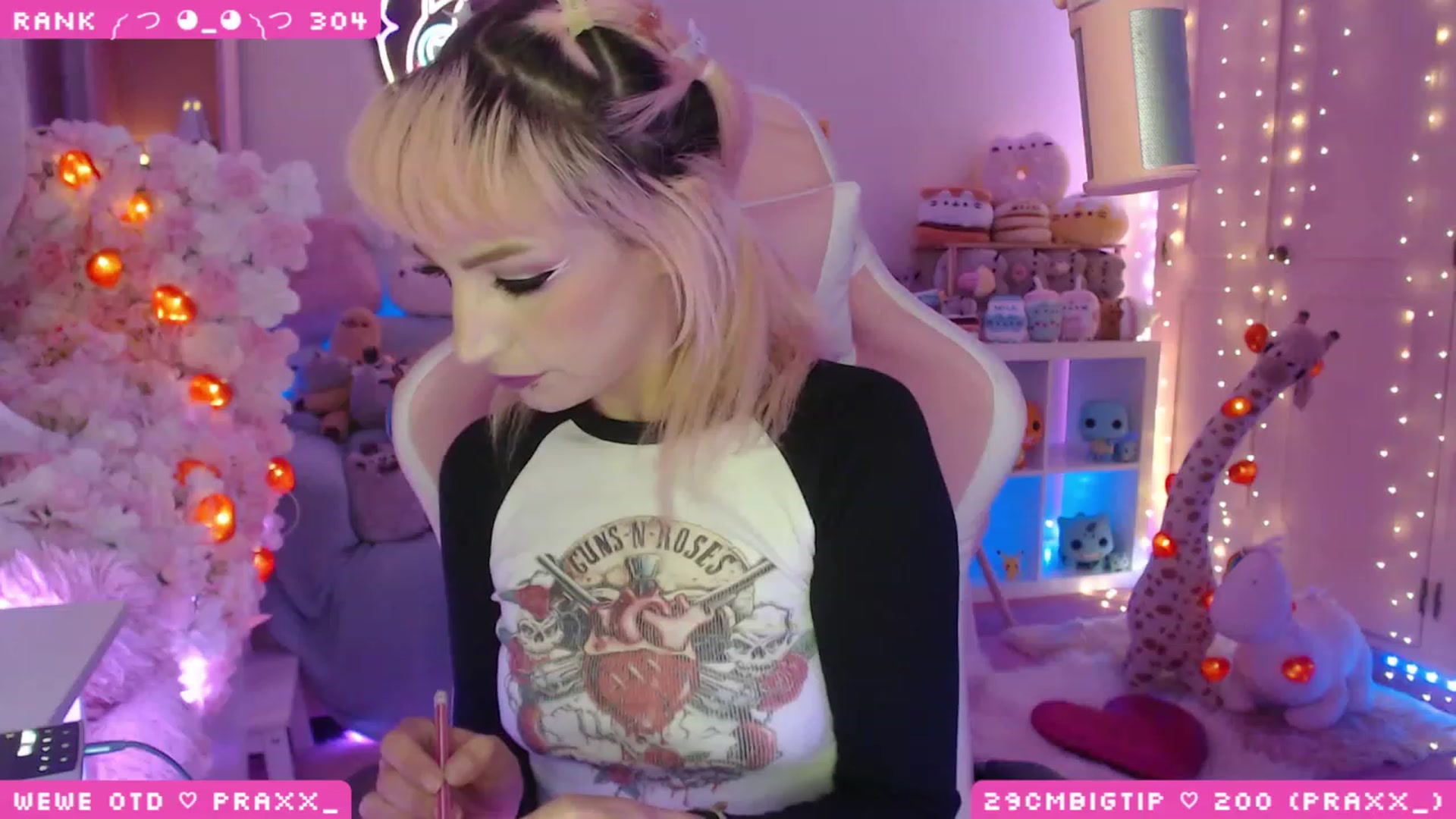 Gallery image thumbnail from WonderAna's myfreecams stream on, 04/21/2023, 23:30 image 10 of 20