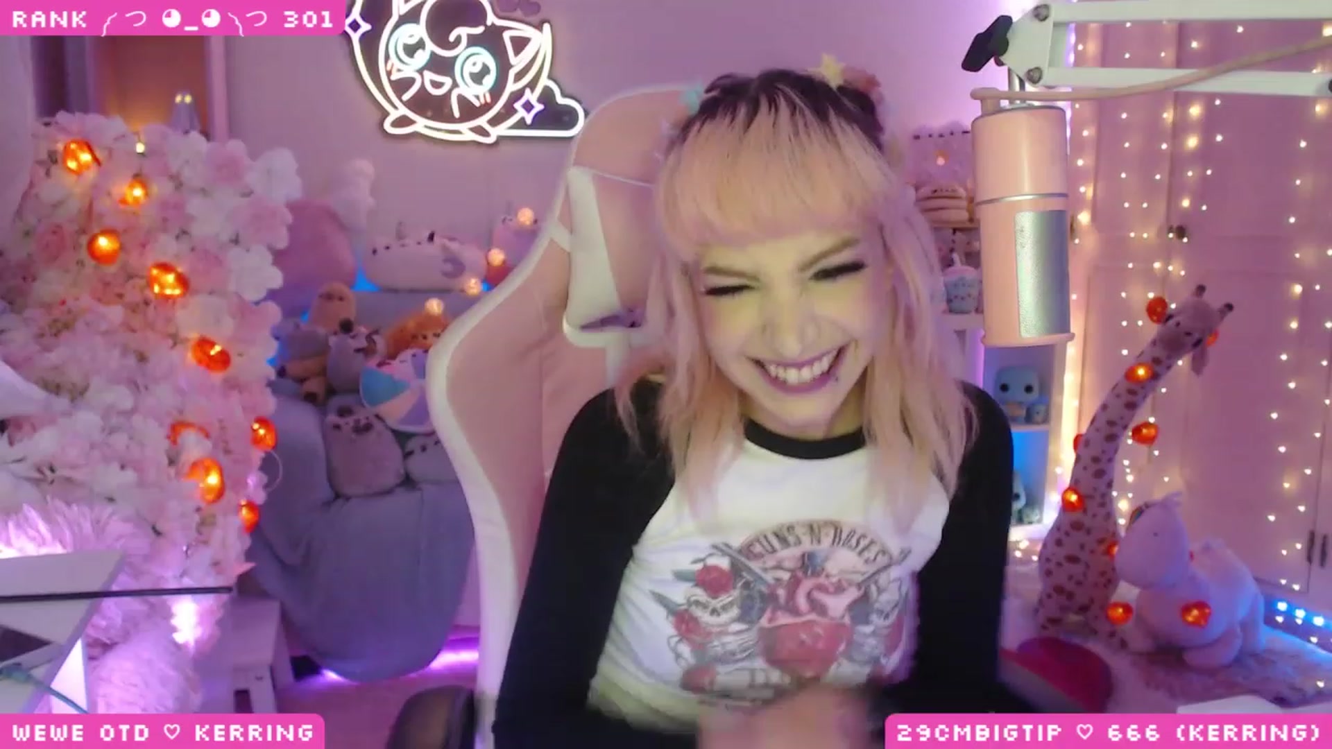 Gallery image thumbnail from WonderAna's myfreecams stream on, 04/21/2023, 23:30 image 17 of 20