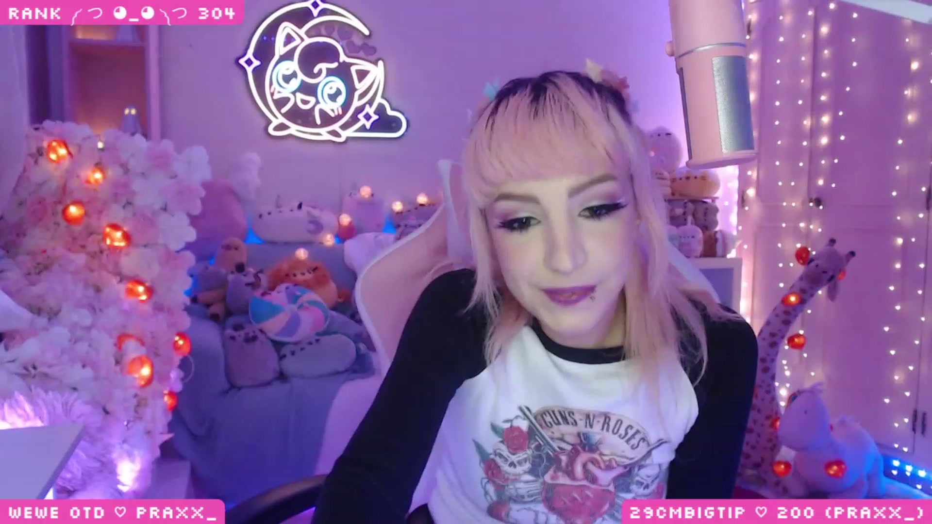 Gallery image thumbnail from WonderAna's myfreecams stream on, 04/21/2023, 23:30 image 6 of 20