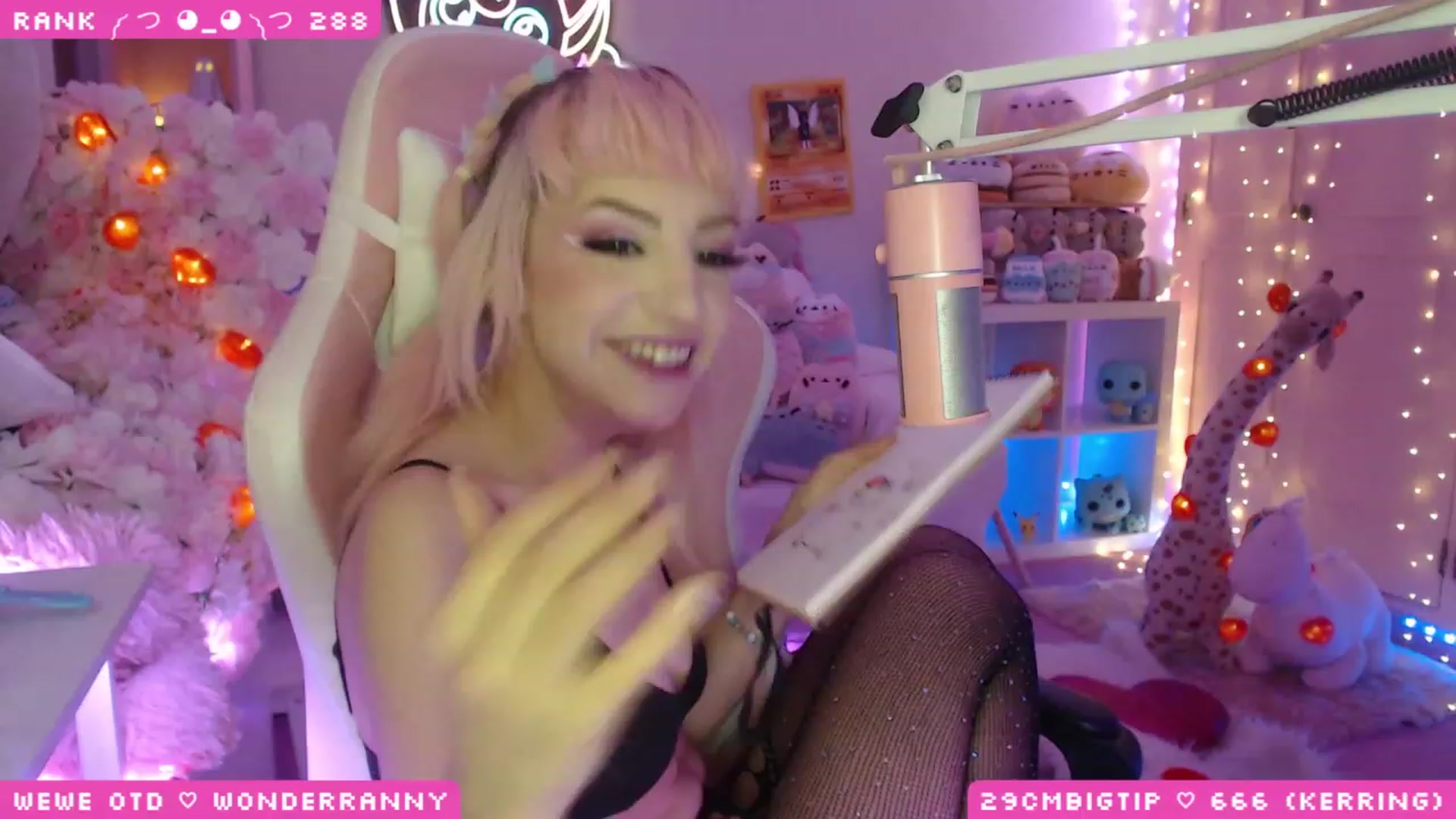 Gallery image thumbnail from WonderAna's myfreecams stream on, 04/22/2023, 01:21 image 9 of 20
