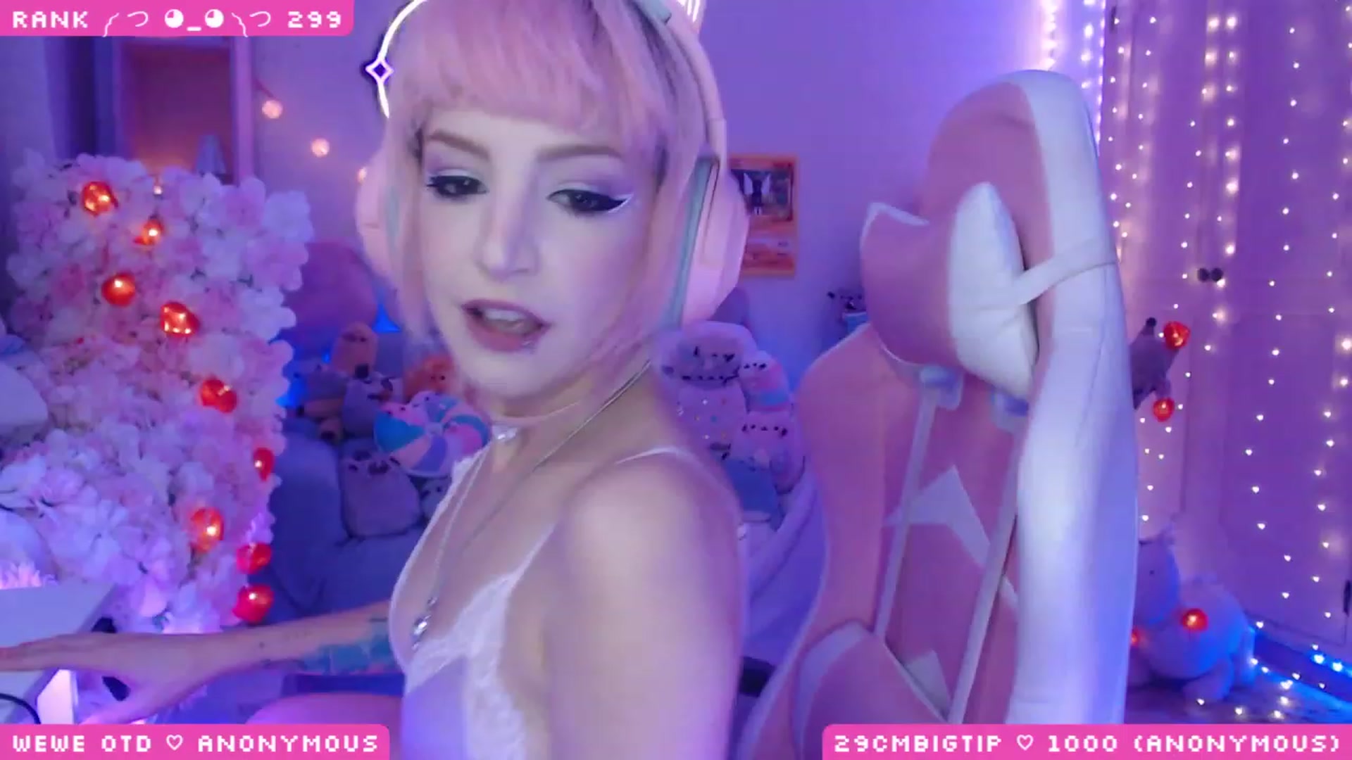 Gallery image thumbnail from WonderAna's myfreecams stream on, 04/23/2023, 23:56 image 9 of 20
