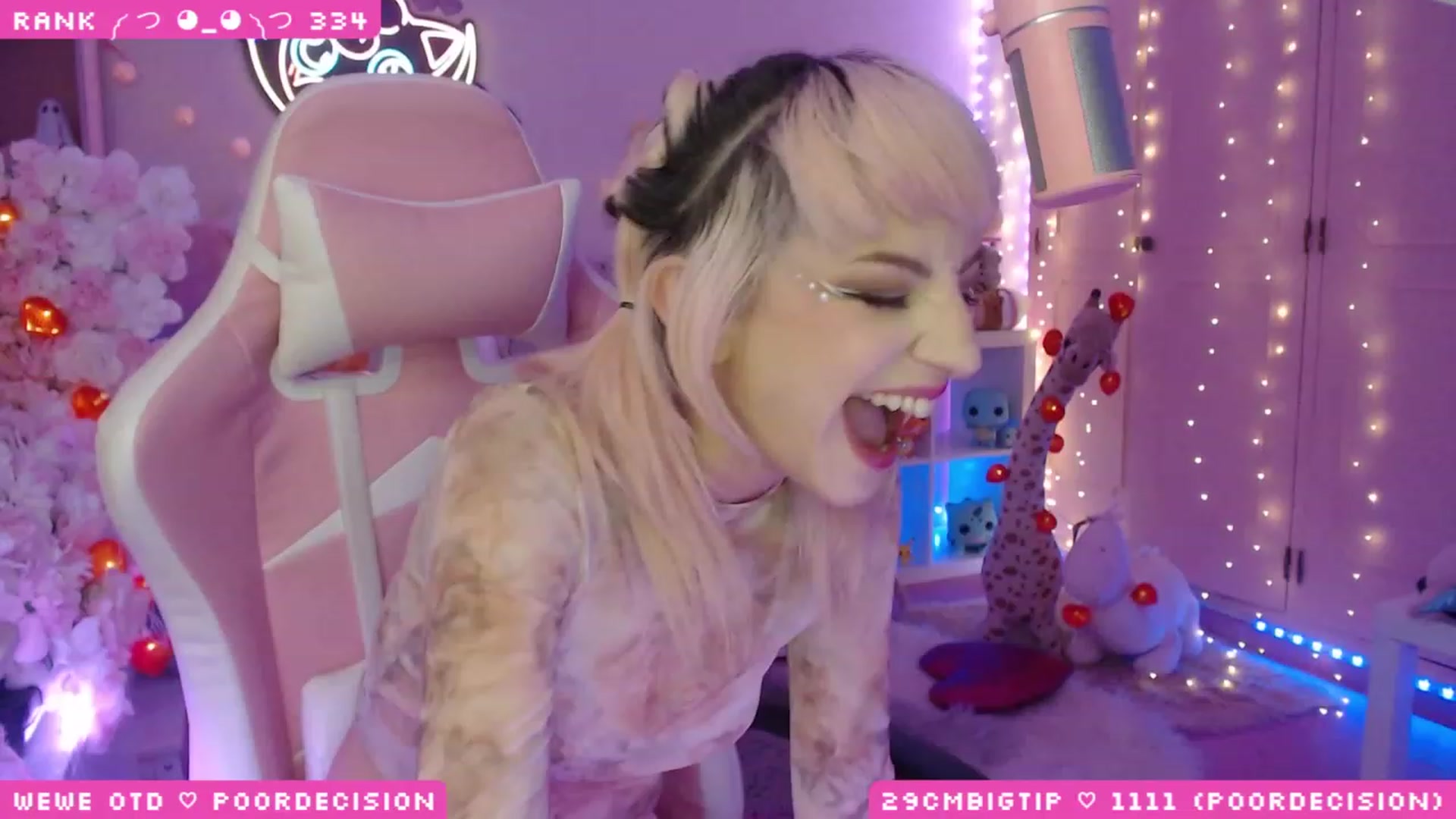 Gallery image thumbnail from WonderAna's myfreecams stream on, 04/27/2023, 23:30 image 10 of 20
