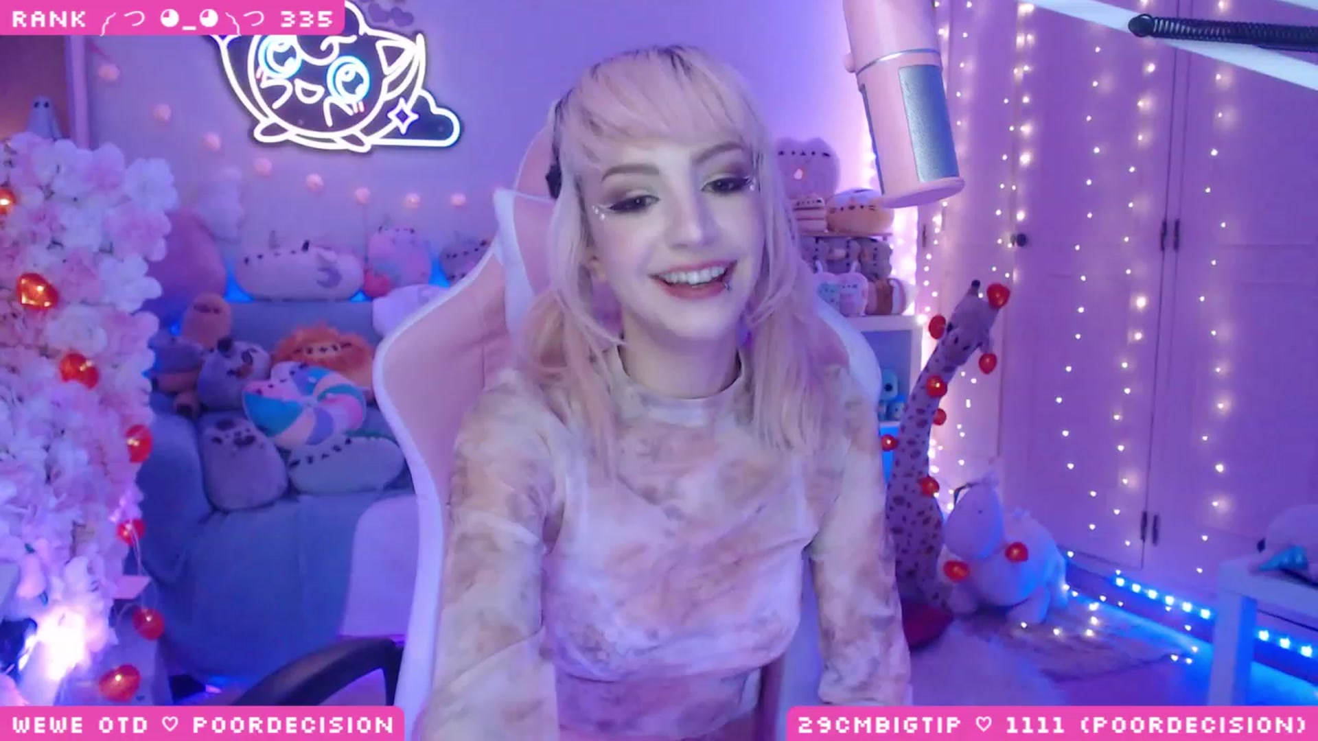 Gallery image thumbnail from WonderAna's myfreecams stream on, 04/28/2023, 24:02 image 7 of 20
