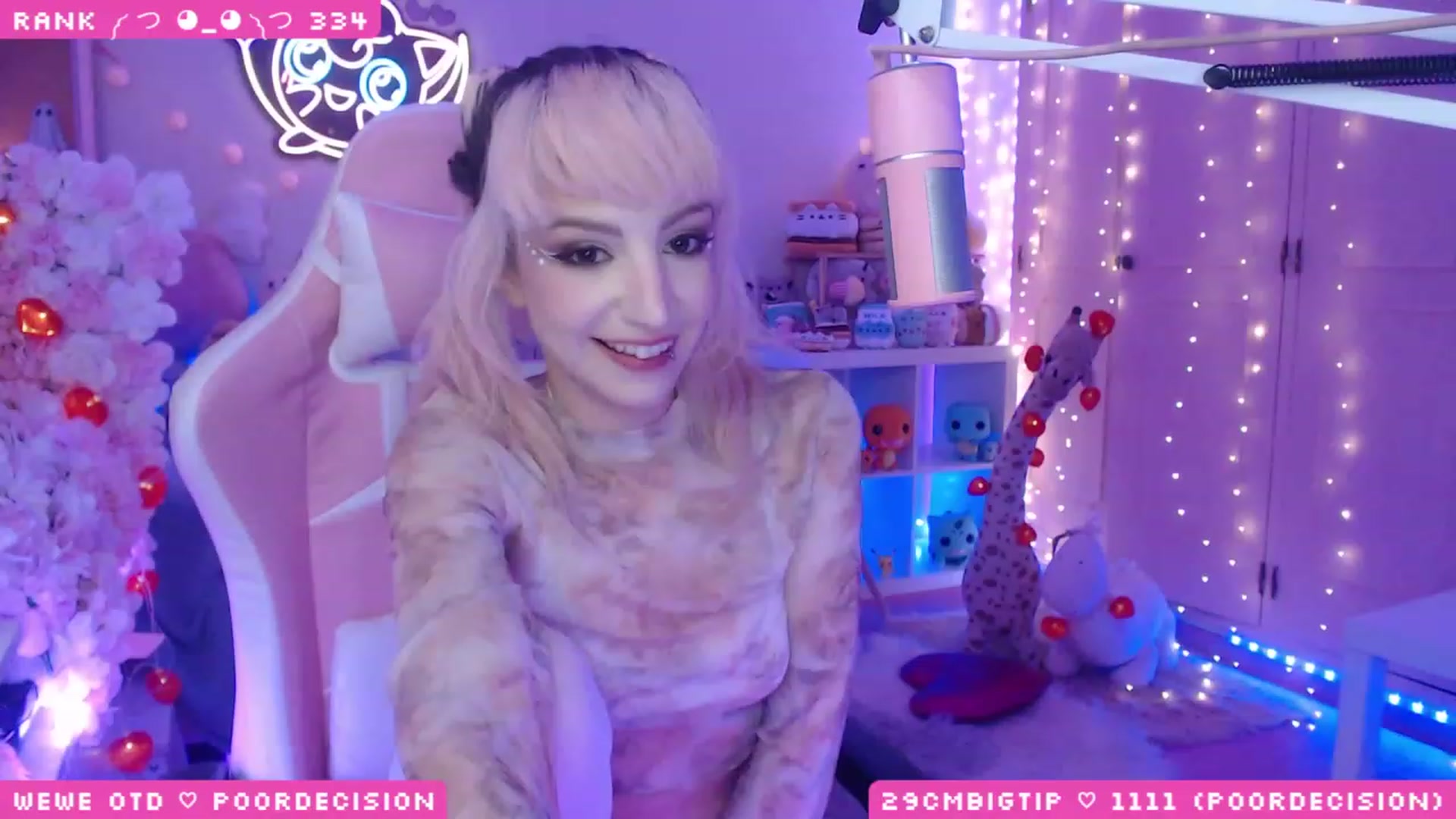 Gallery image thumbnail from WonderAna's myfreecams stream on, 04/28/2023, 24:02 image 16 of 20