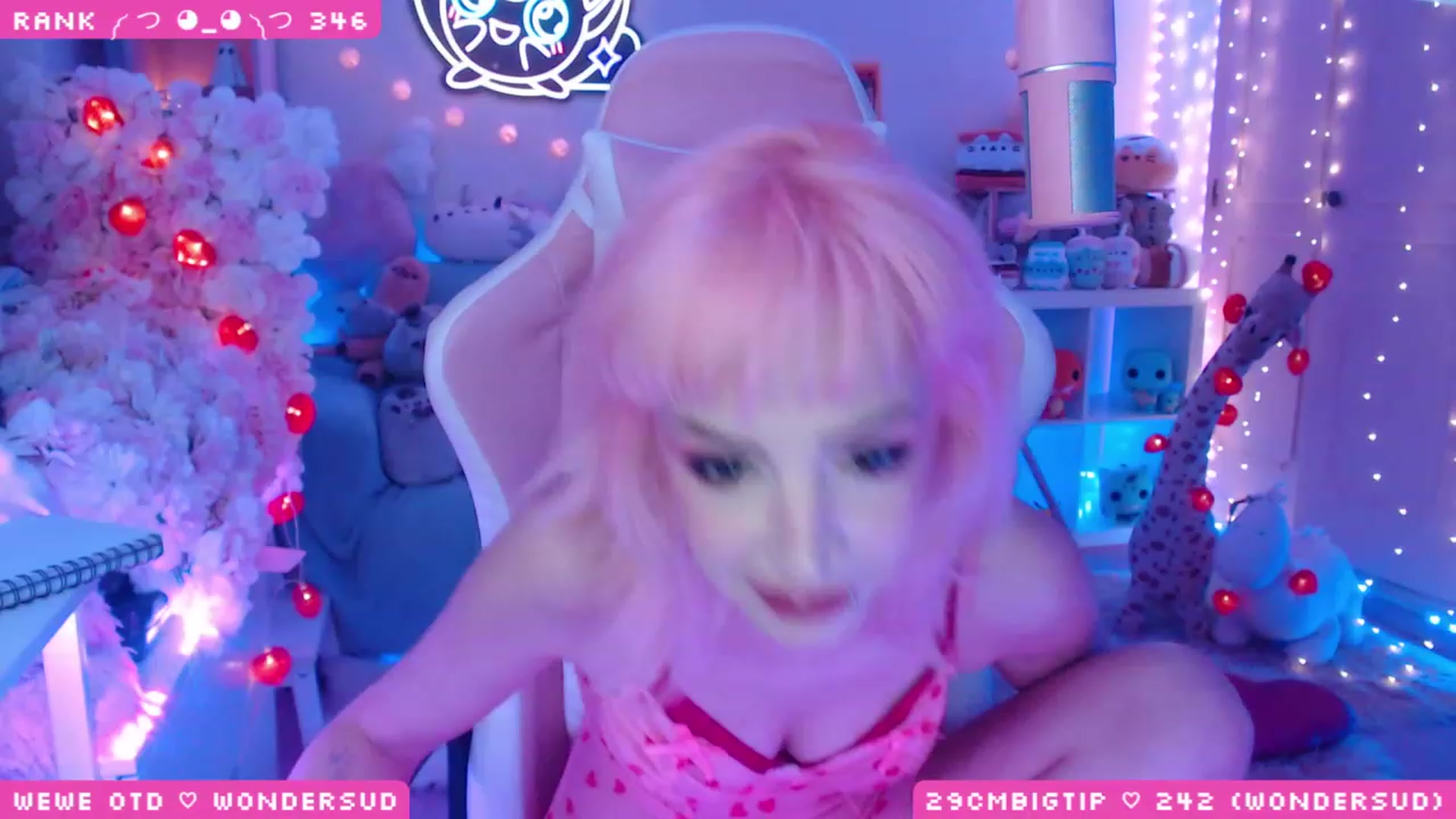 Gallery image thumbnail from WonderAna's myfreecams stream on, 04/30/2023, 24:03 image 3 of 20