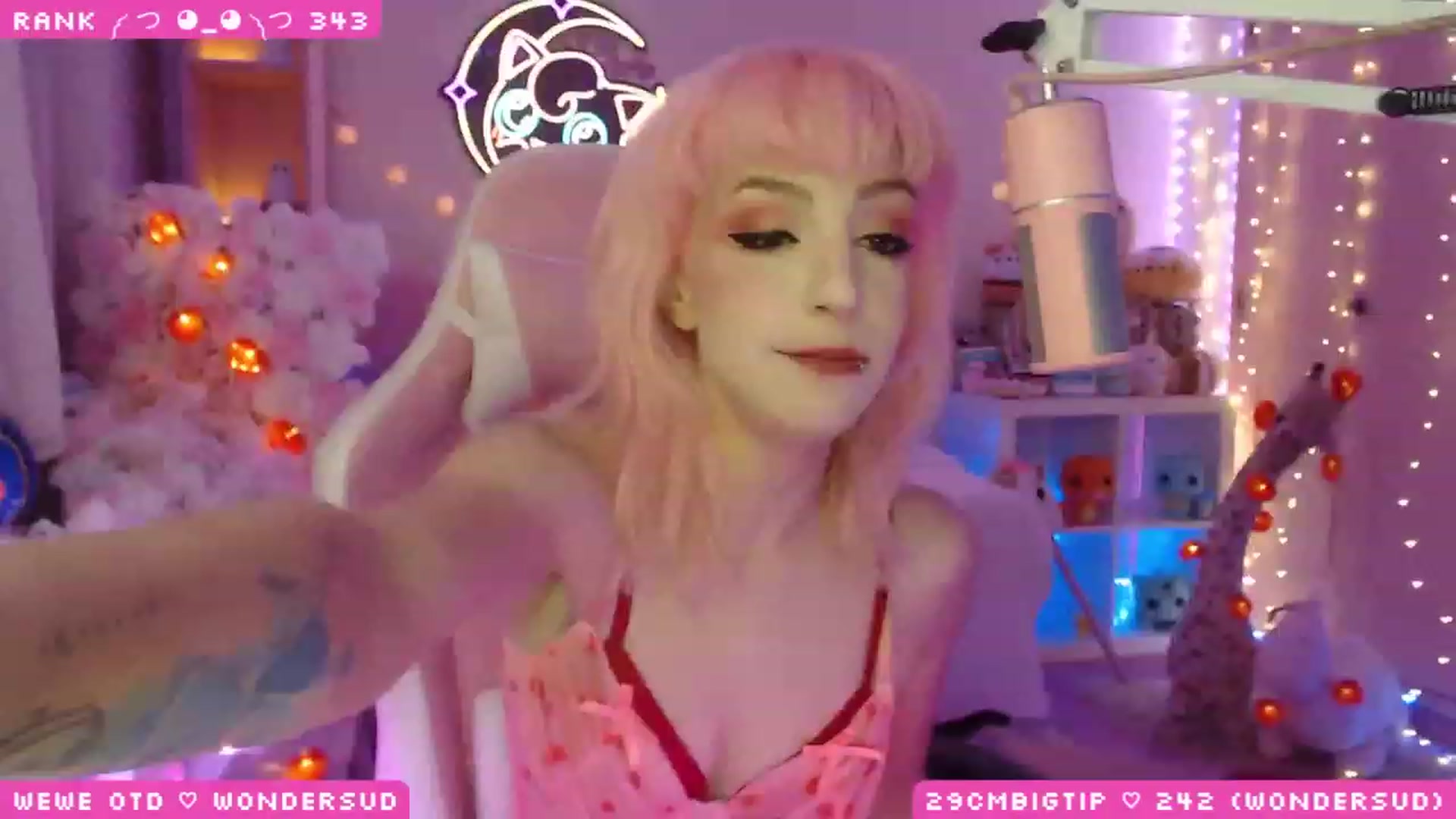 Gallery image thumbnail from WonderAna's myfreecams stream on, 04/30/2023, 24:03 image 7 of 20