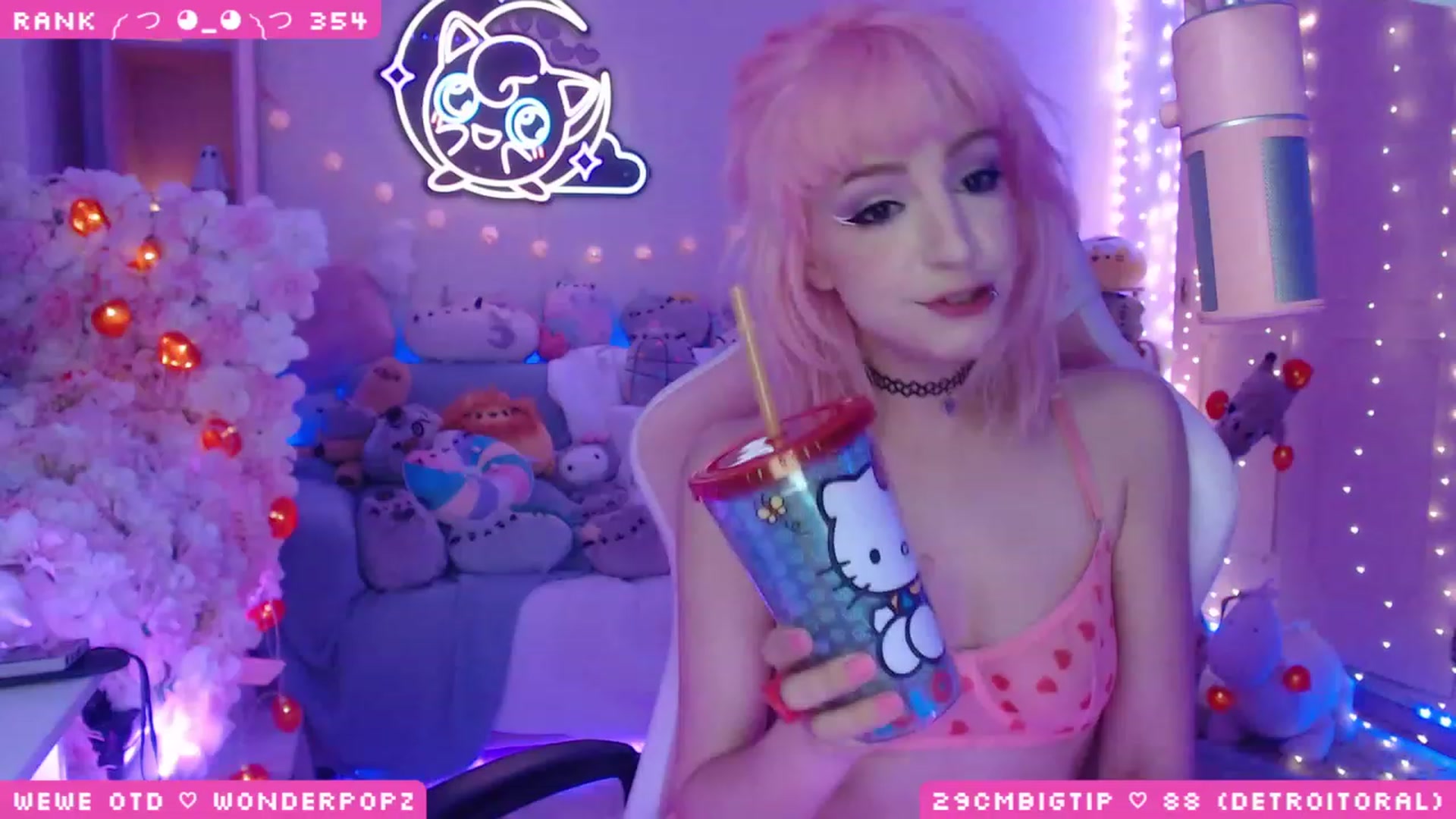 Gallery image thumbnail from WonderAna's myfreecams stream on, 05/01/2023, 02:32 image 13 of 20
