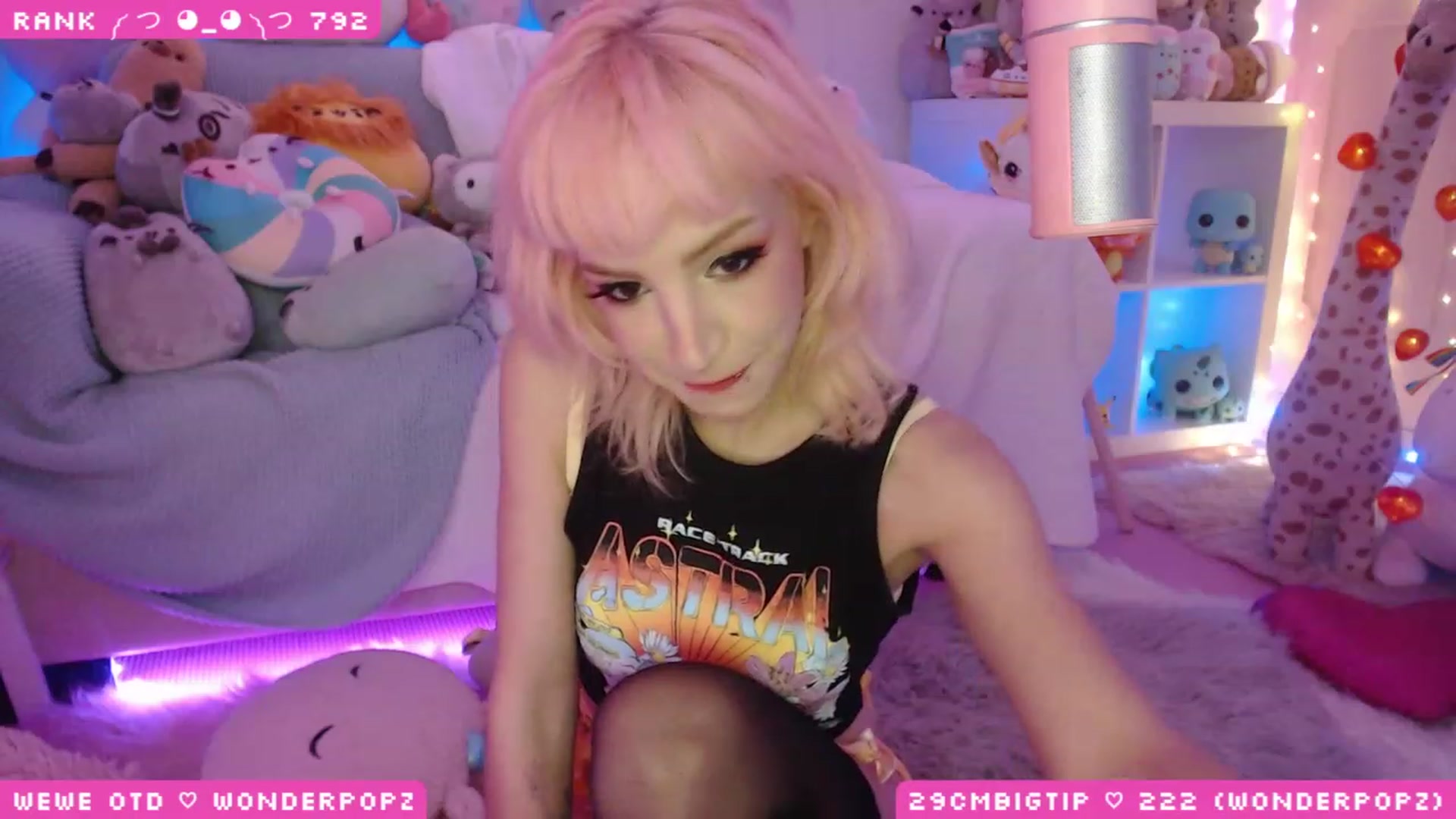 Gallery image thumbnail from WonderAna's myfreecams stream on, 05/08/2023, 24:12 image 11 of 20