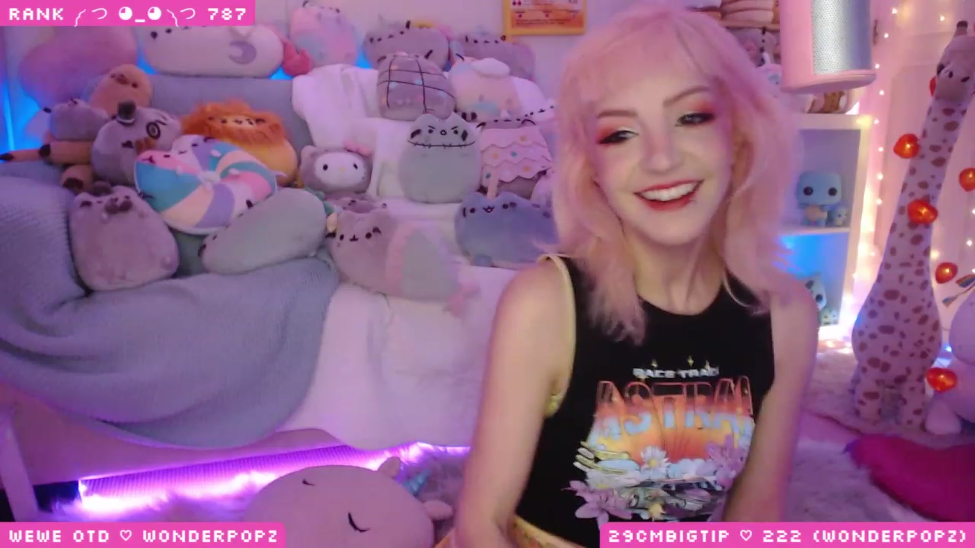 Gallery image thumbnail from WonderAna's myfreecams stream on, 05/08/2023, 24:12 image 8 of 20