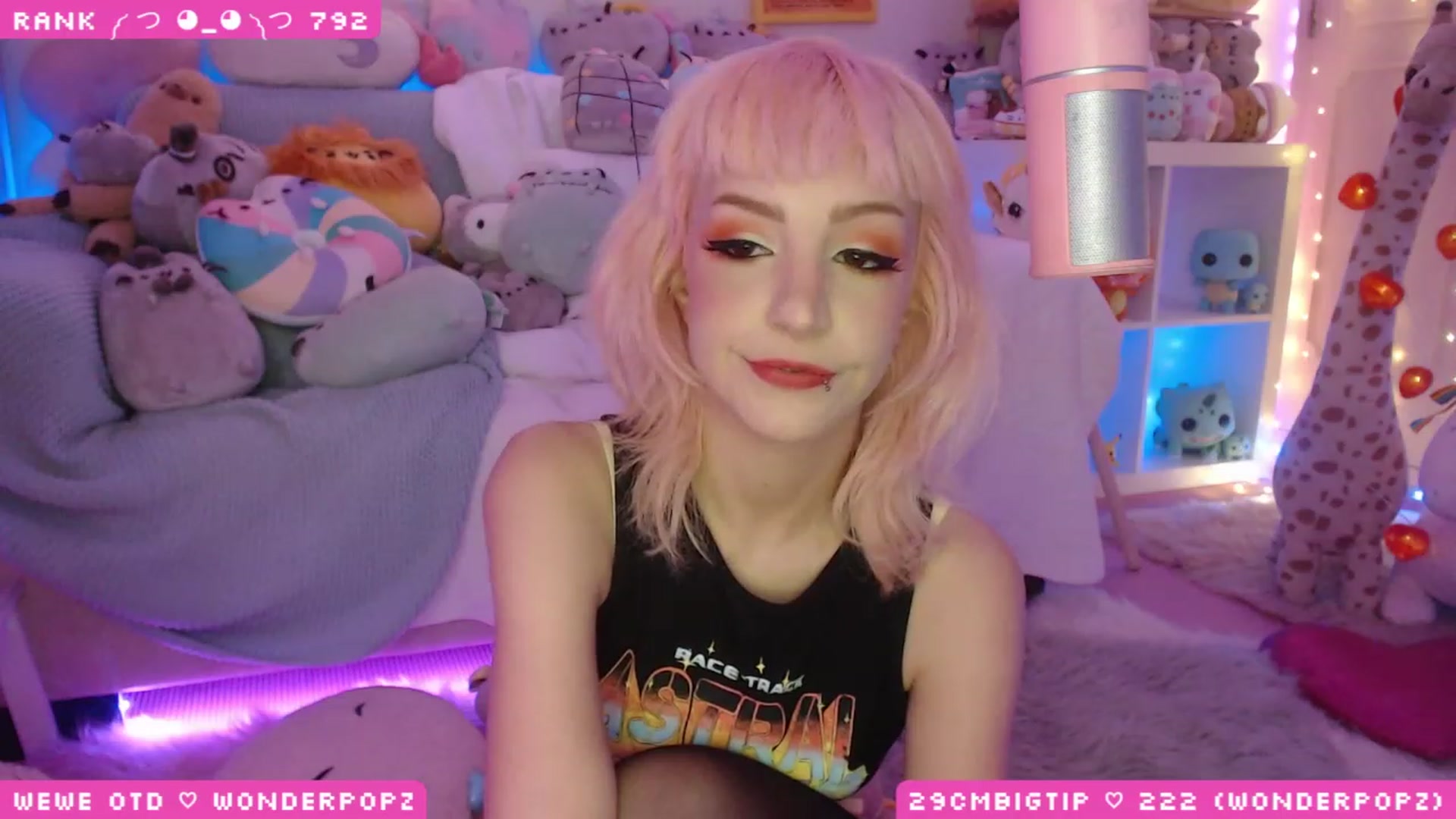 Gallery image thumbnail from WonderAna's myfreecams stream on, 05/08/2023, 24:12 image 12 of 20