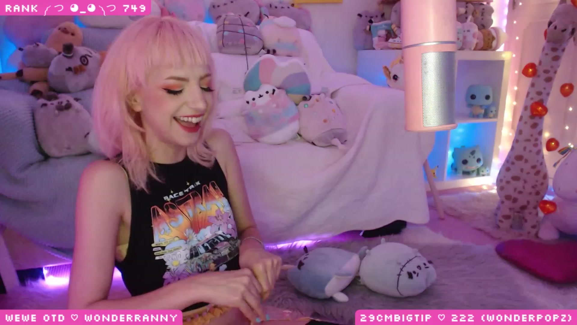 Gallery image thumbnail from WonderAna's myfreecams stream on, 05/08/2023, 03:06 image 16 of 20
