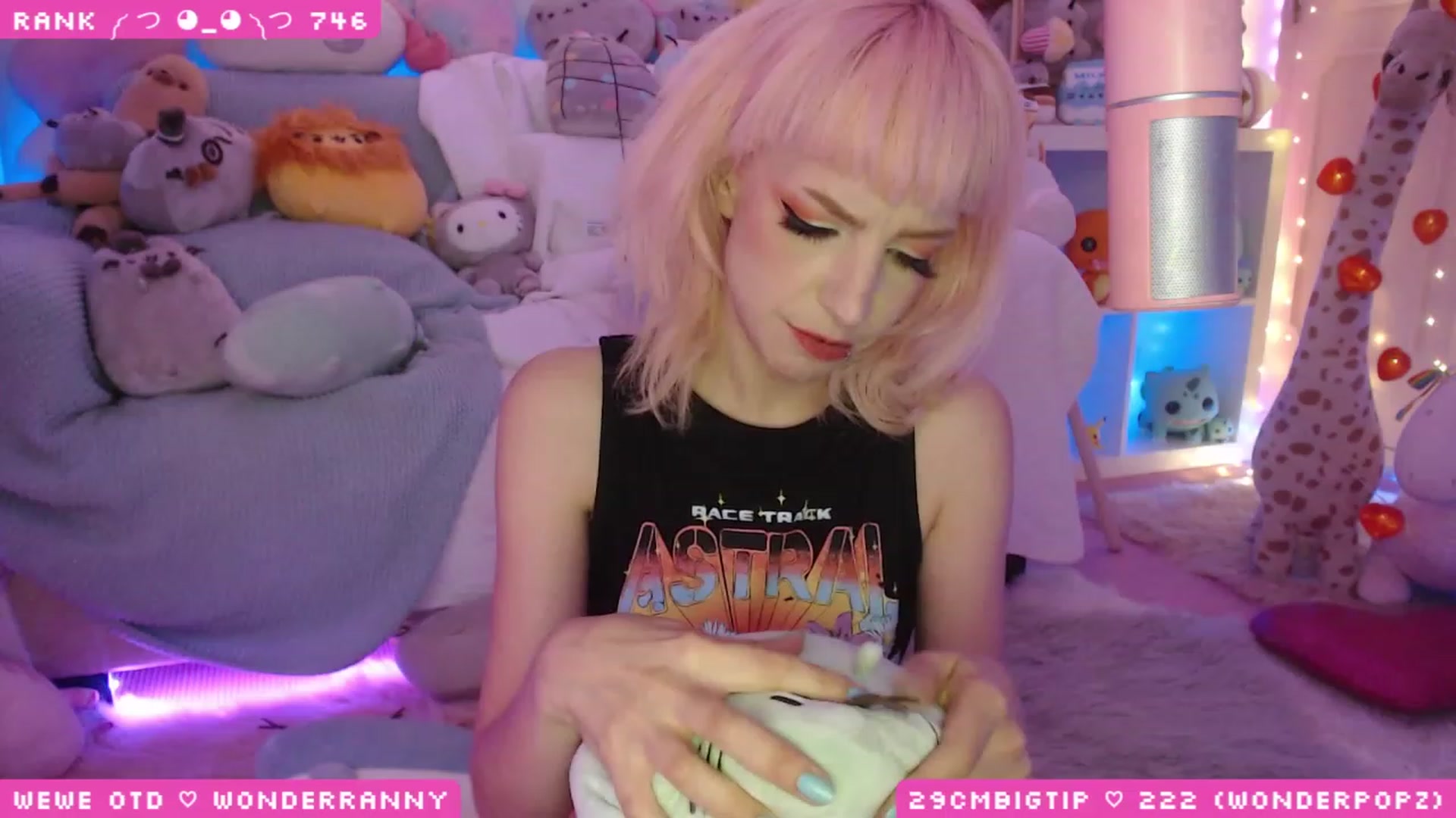 Gallery image thumbnail from WonderAna's myfreecams stream on, 05/08/2023, 03:06 image 18 of 20