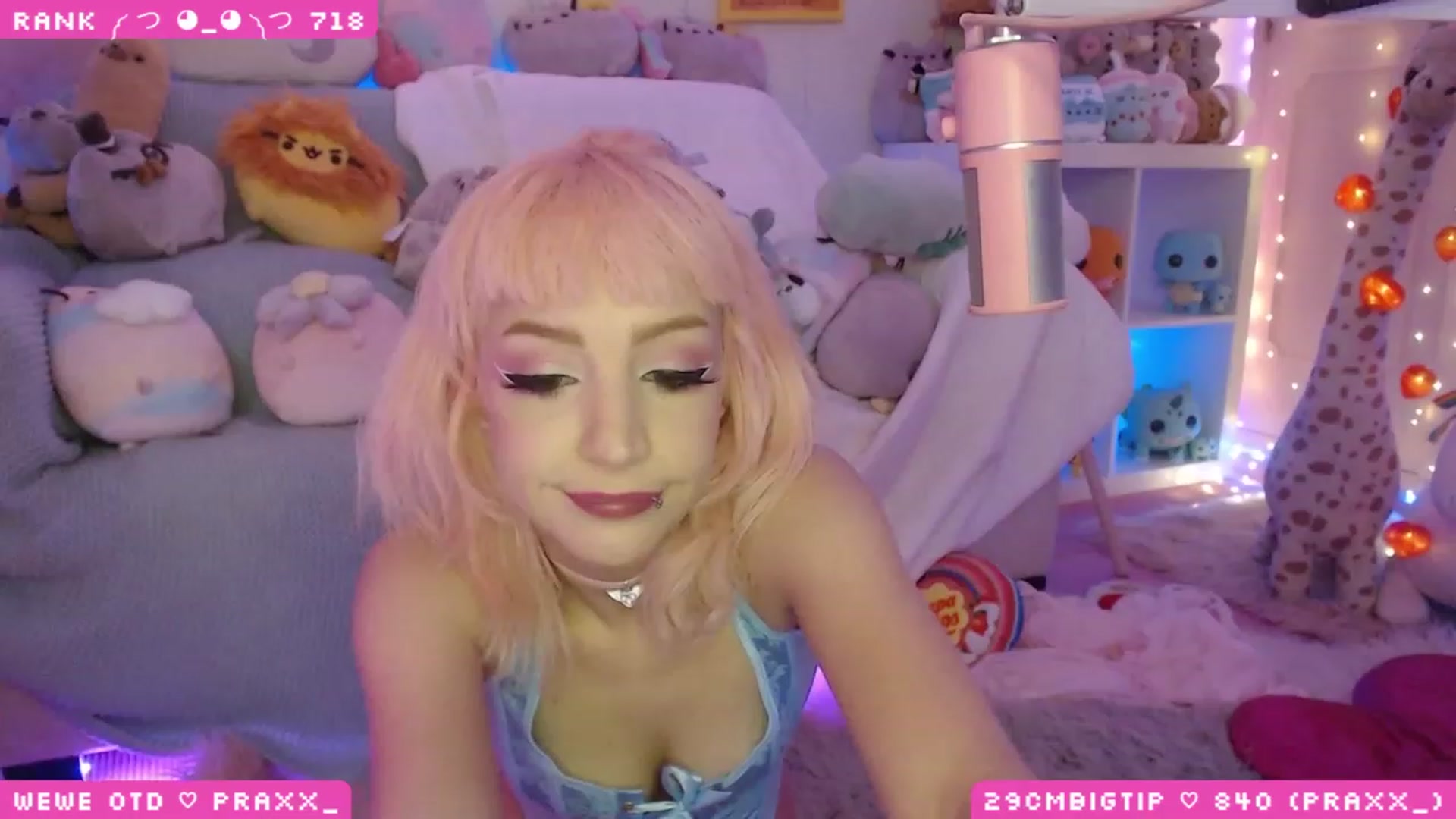 Gallery image thumbnail from WonderAna's myfreecams stream on, 05/08/2023, 23:41 image 18 of 20