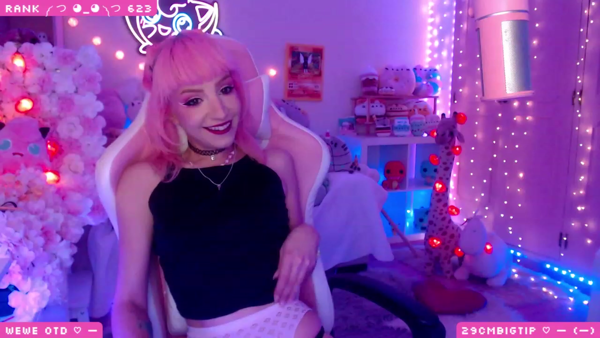 Gallery image thumbnail from WonderAna's myfreecams stream on, 05/16/2023, 01:43 image 1 of 20