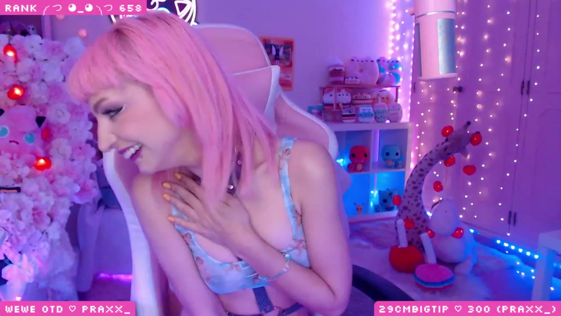 Gallery image thumbnail from WonderAna's myfreecams stream on, 05/18/2023, 02:43 image 4 of 20