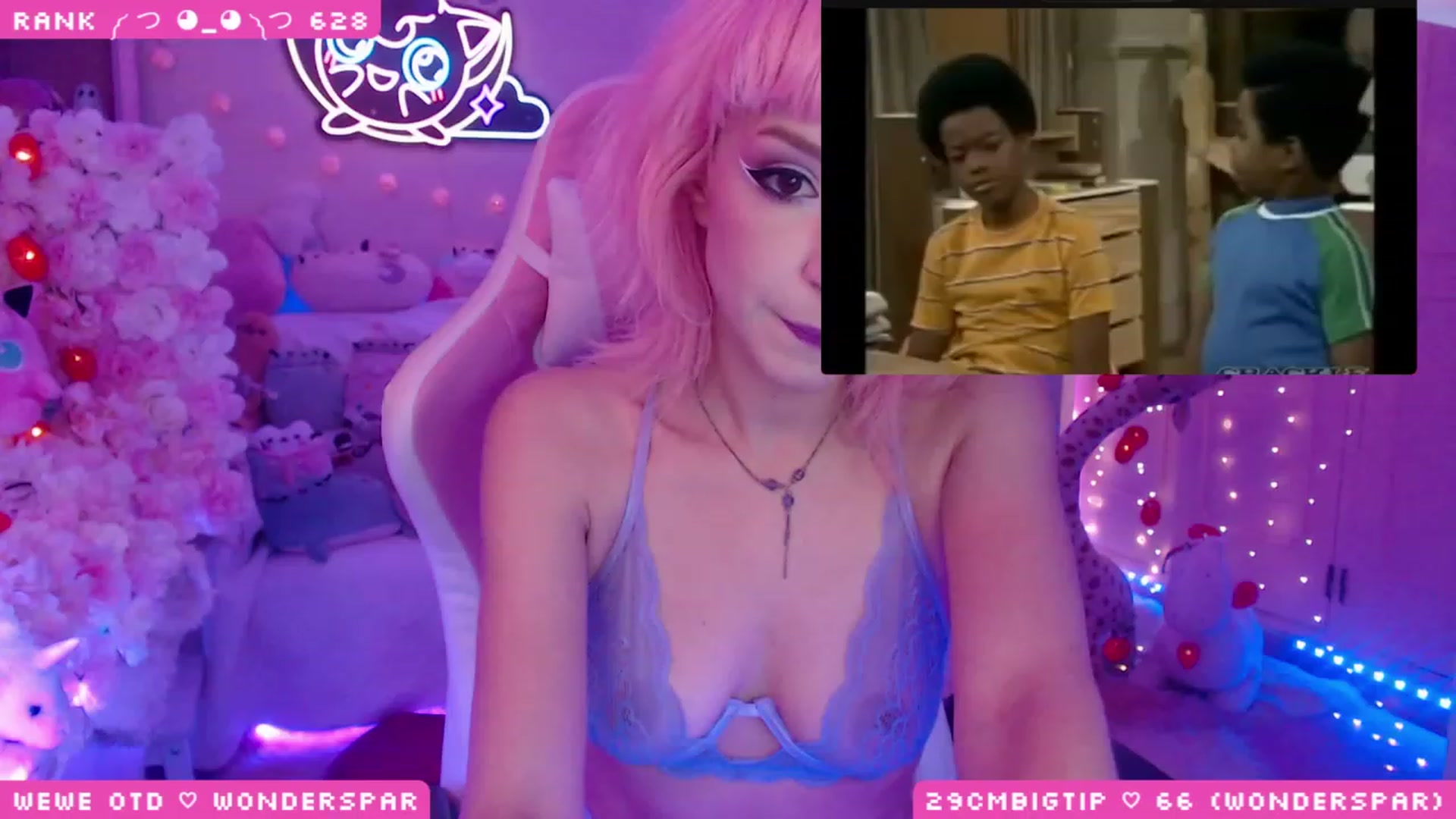 Gallery image thumbnail from WonderAna's myfreecams stream on, 05/19/2023, 23:17 image 9 of 20