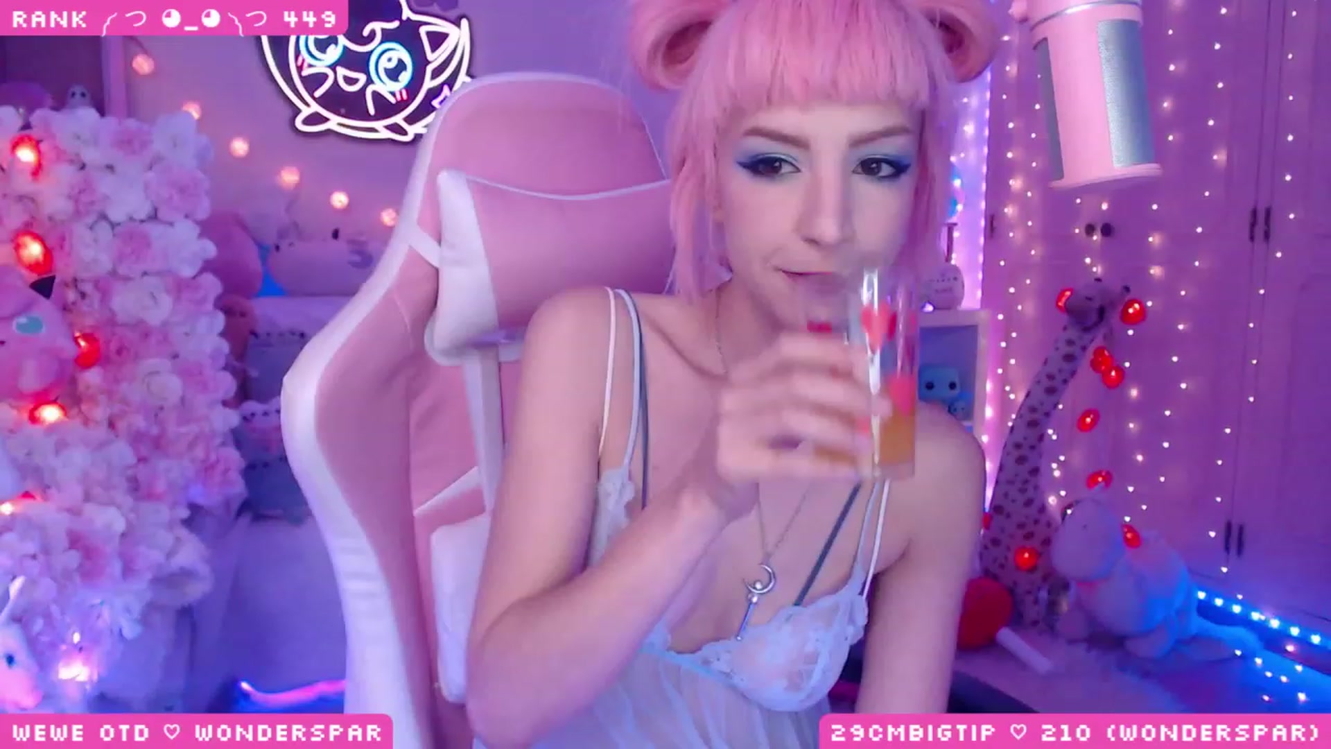 Gallery image thumbnail from WonderAna's myfreecams stream on, 05/22/2023, 01:16 image 6 of 20